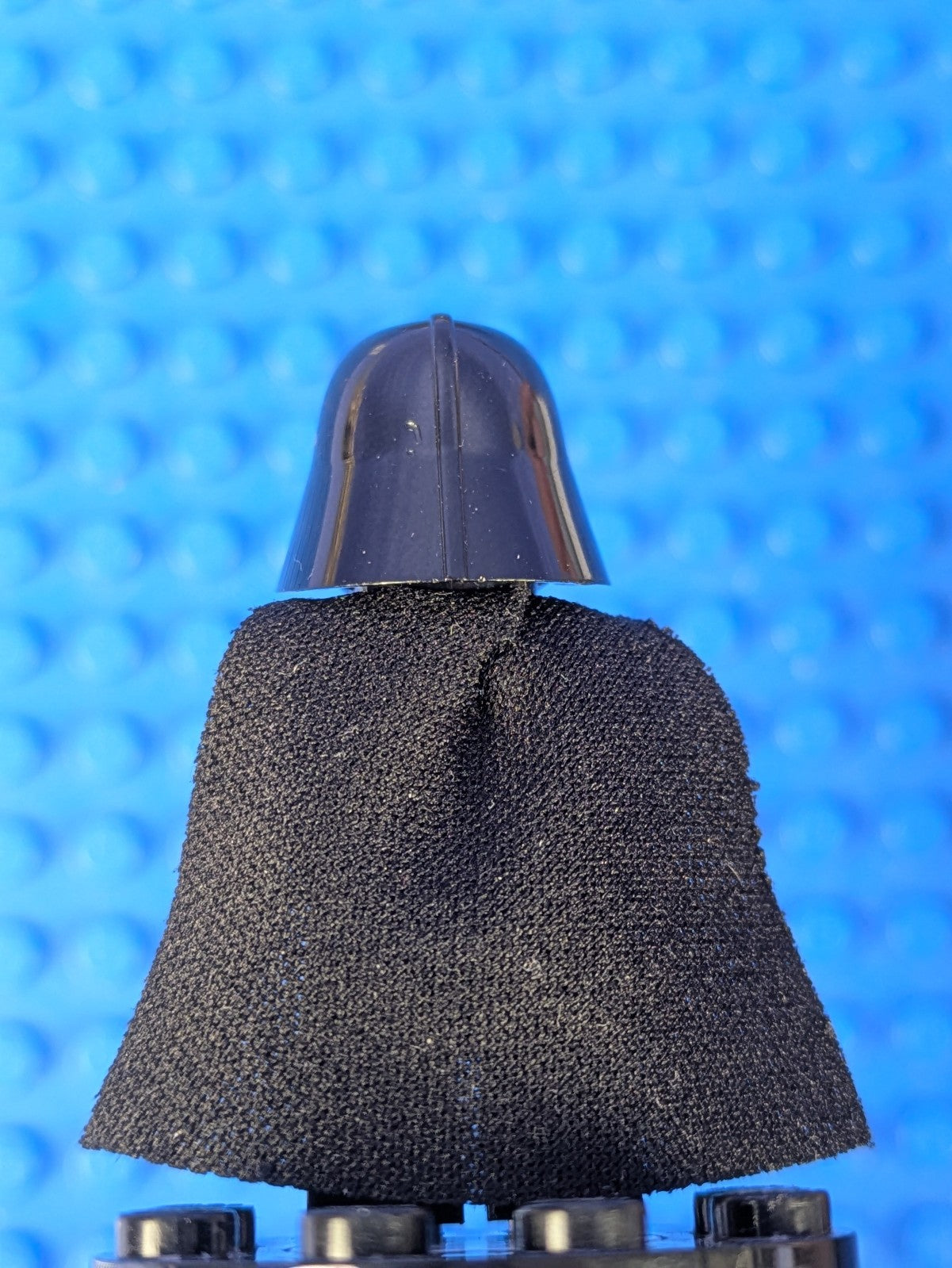 Lego Star Wars: Darth Vader (Light Nougat Head, Plain Arms) sw0834 Set 75183