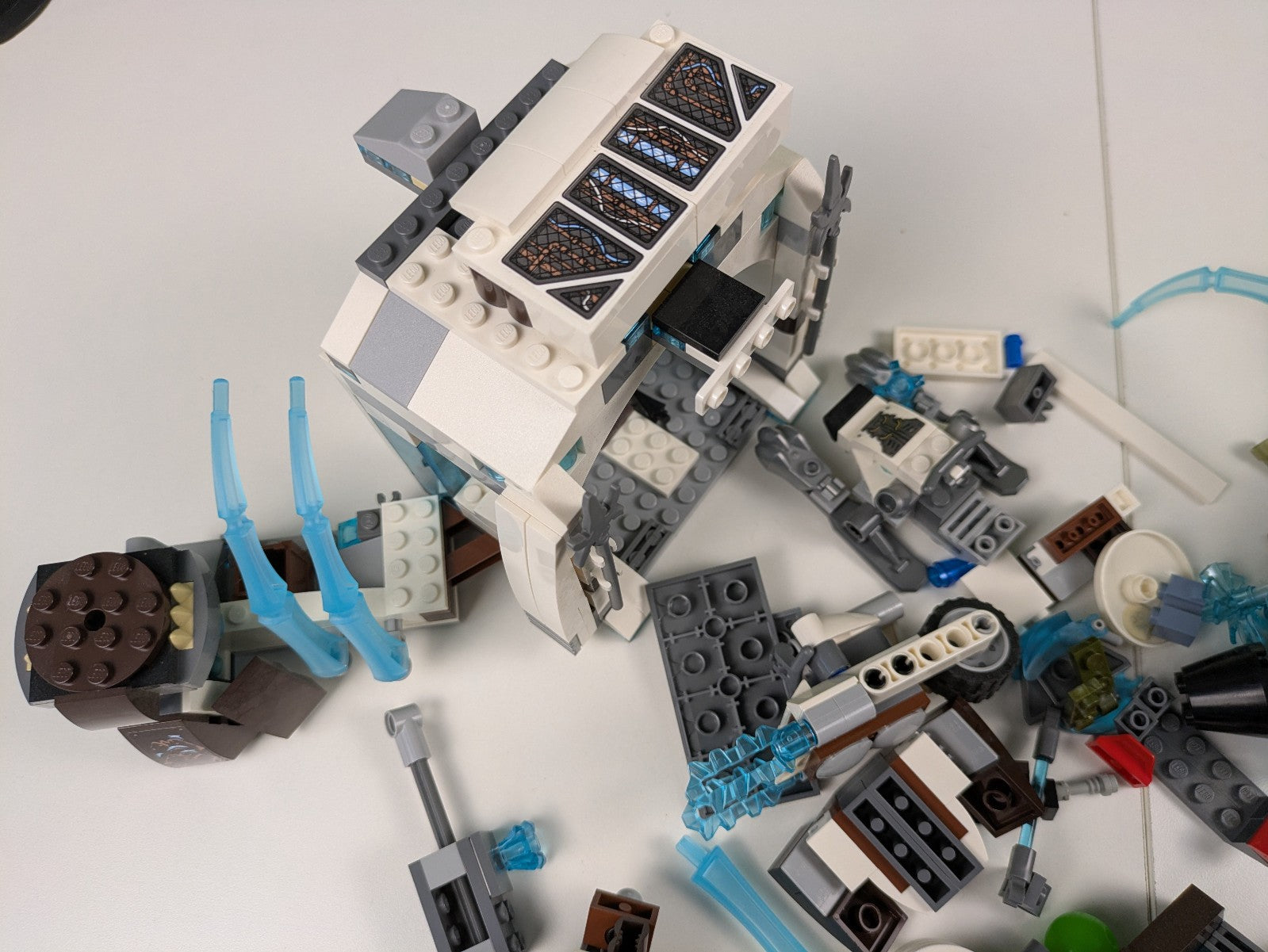 Lego LEGENDS OF CHIMA: Mammoth's Frozen Stronghold Set 70226 - Incomplete Set