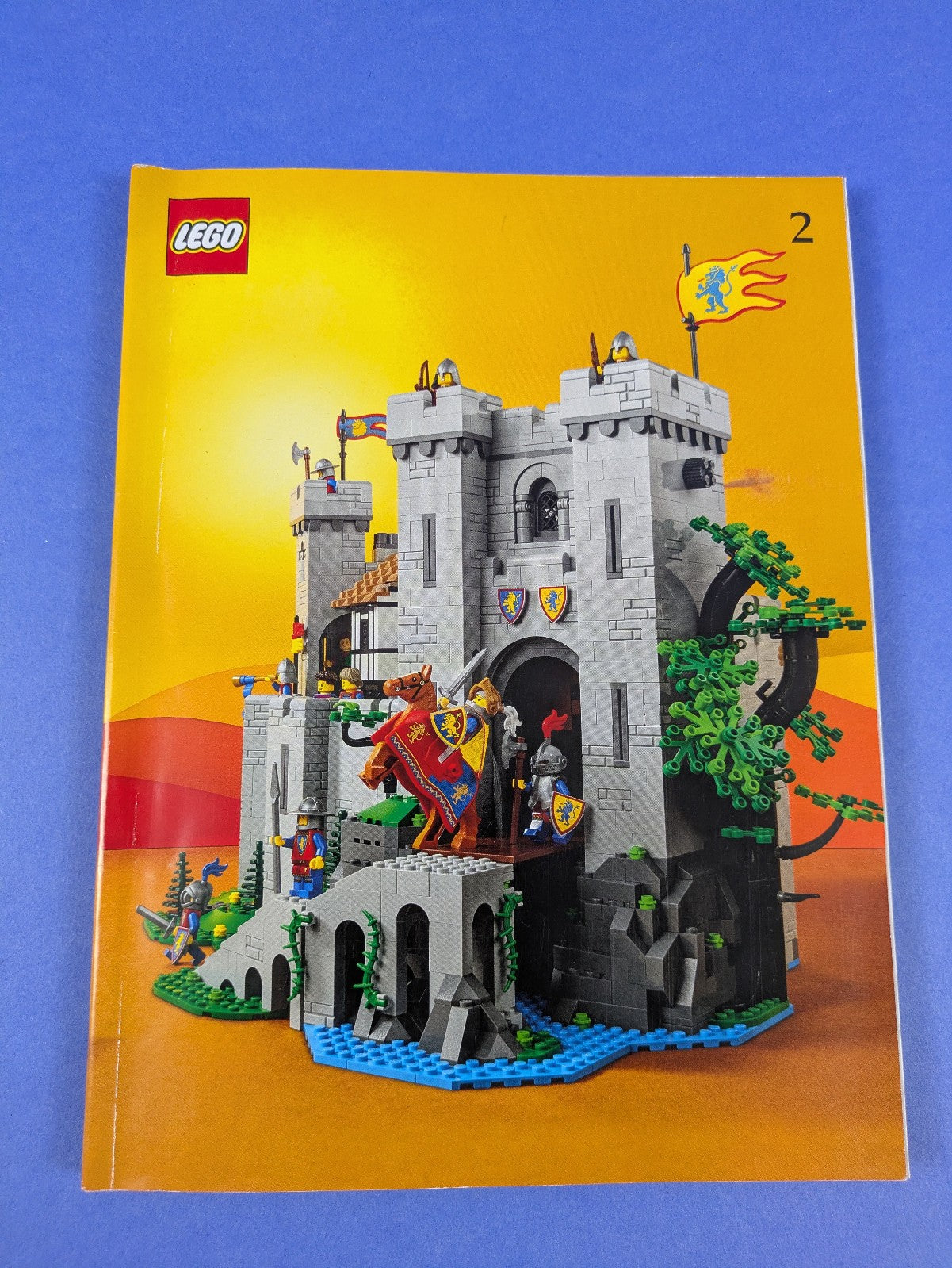LEGO Castle Lion Knights' Castle 10305 Complete w/ Extra Minifigures Pre-Owned