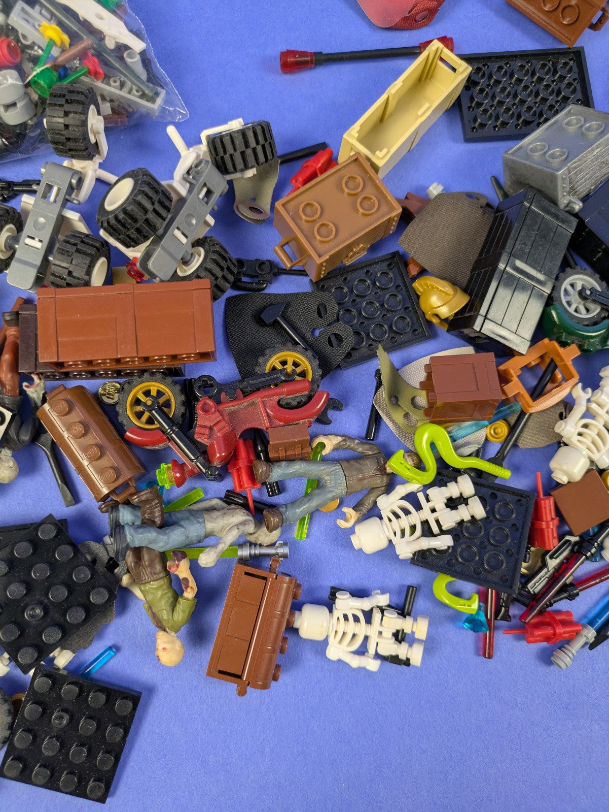 LEGO & Non-LEGO Assorted Minifigure and Random Parts Bundle Lot - 1 lb 5.3 oz