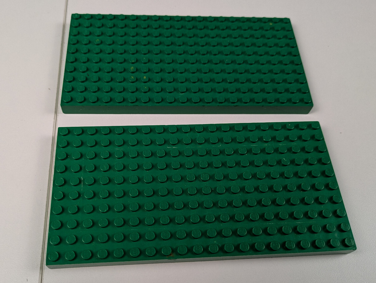 Lego Basic Assorted Set: 1970's - 1980's with 570 Assorted Piece - Instructions