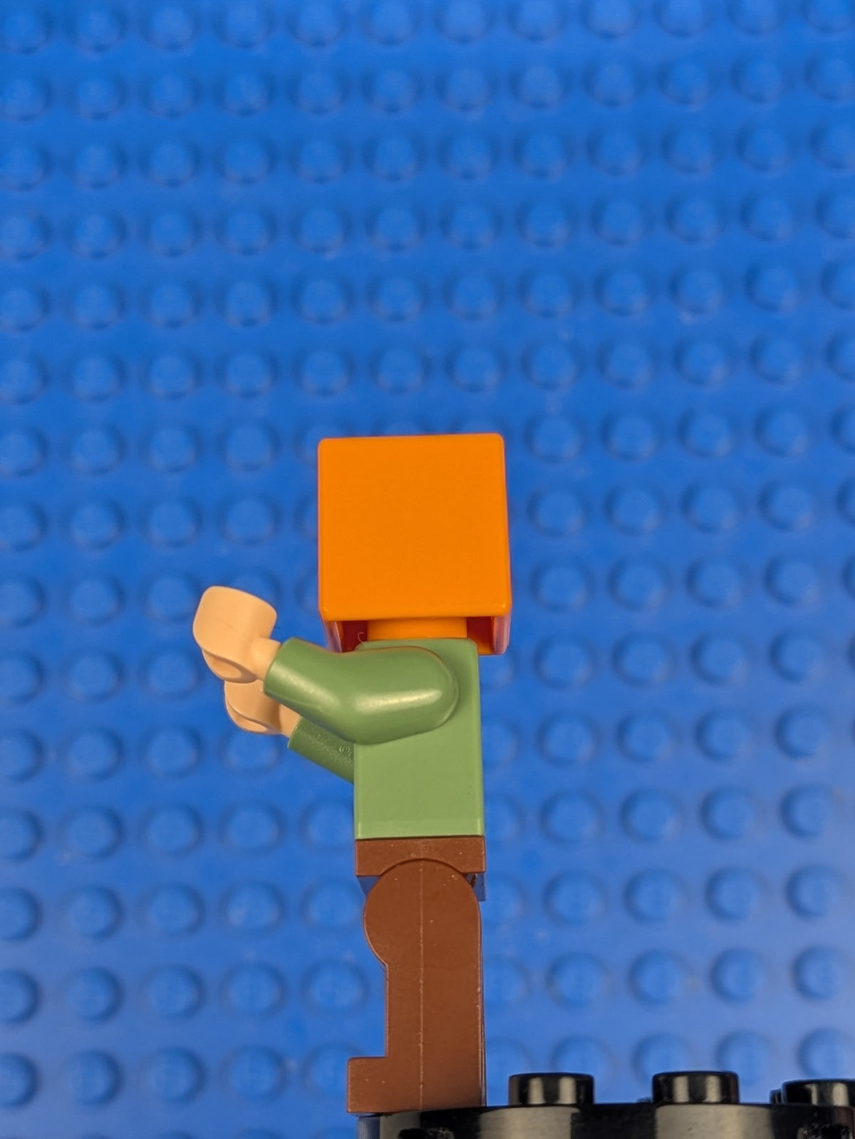Lego Minecraft: Alex - Reddish Brown Legs min017 Set 21121