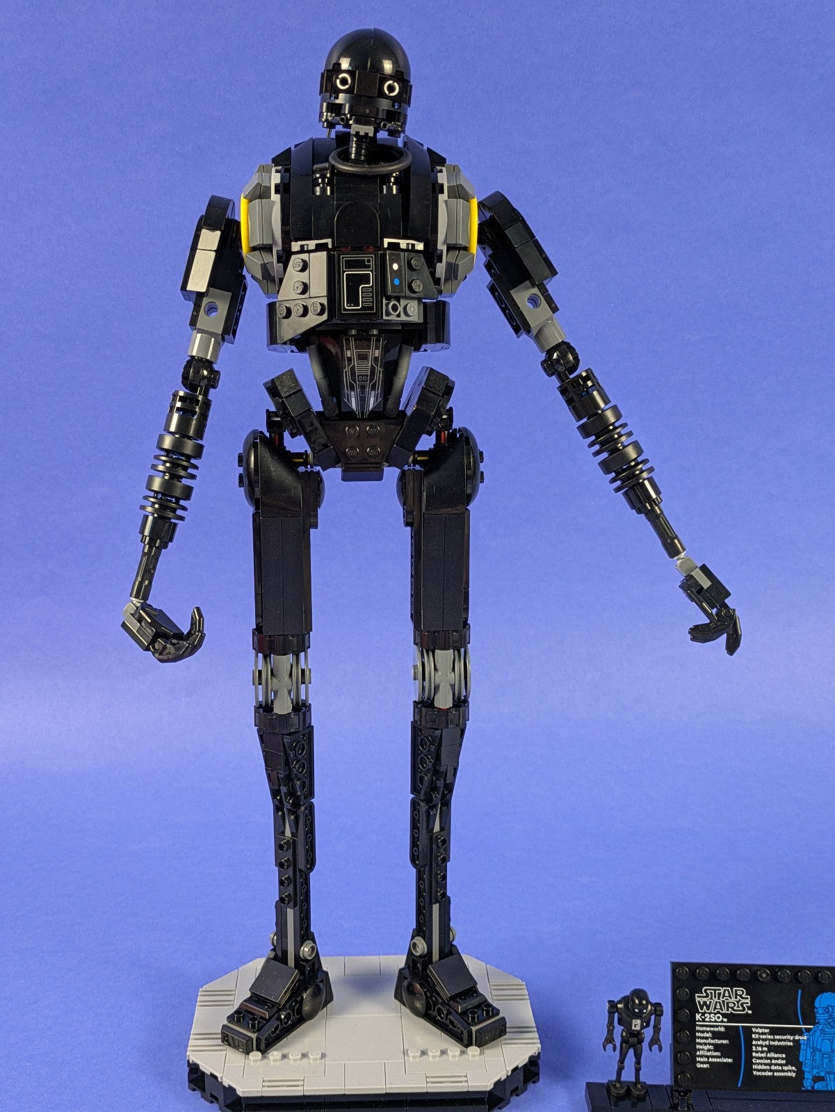Lego Star Wars: Sculptures: K-2SO Set 75434 Complete Set