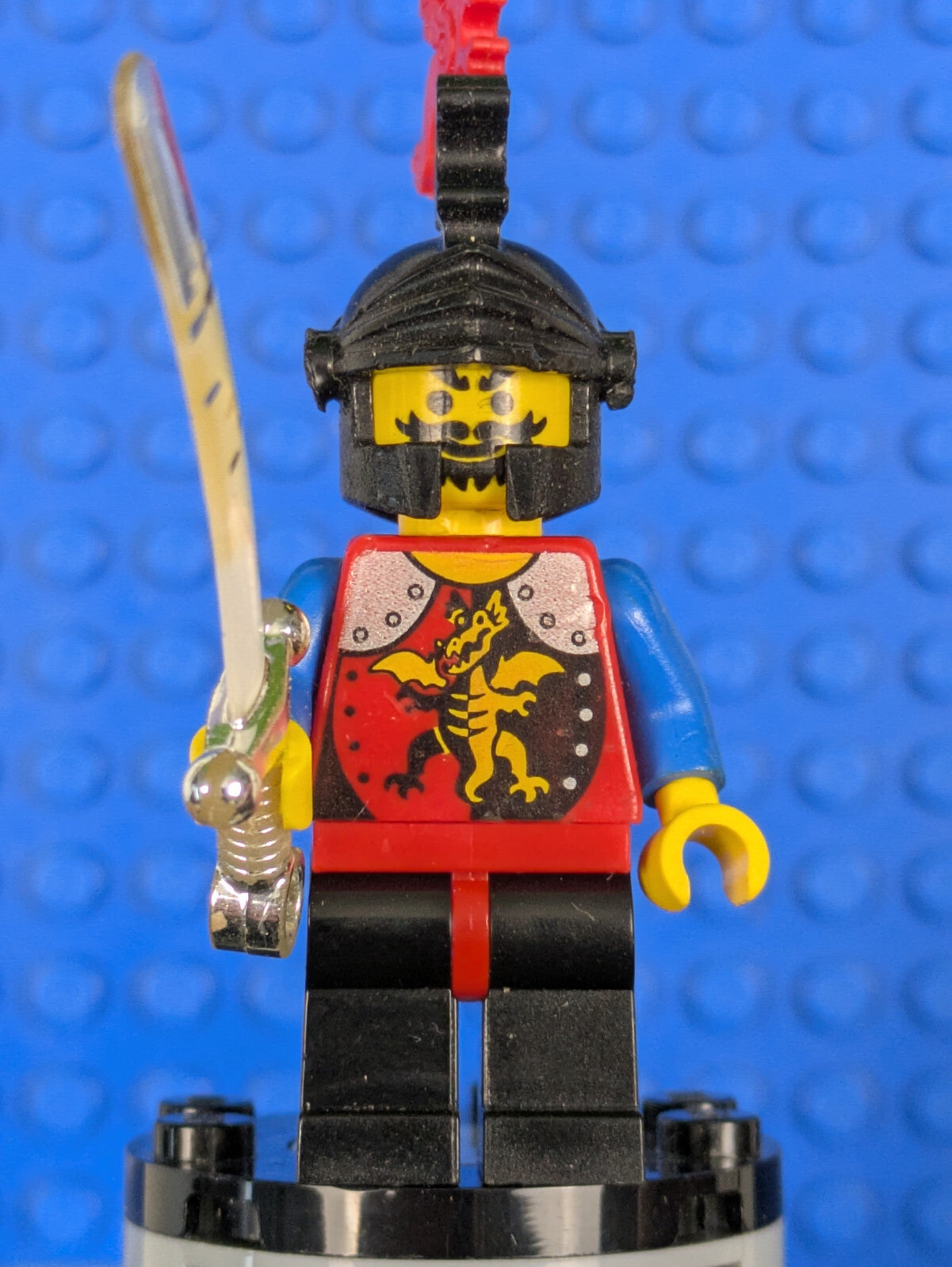 Lego Castle: Dragon Knights: Knight 2 - Black Dragon Helmet cas017a Set 6076