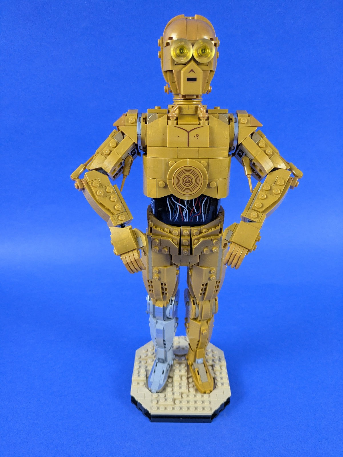 Lego Star Wars: Sculptures: C-3PO Set 75398 Complete Set