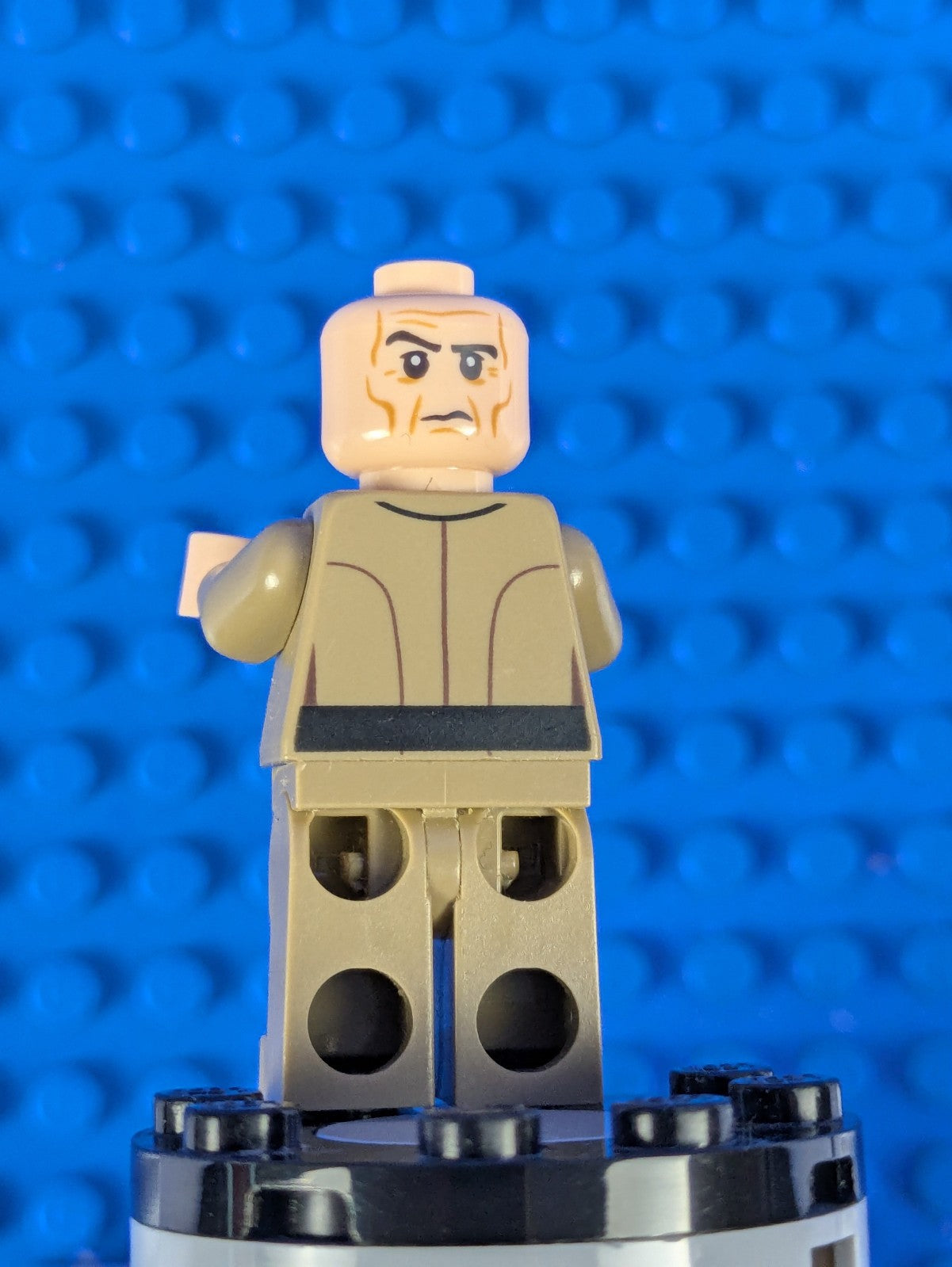 Lego Star Wars: Grand Moff Wilhuff Tarkin - Dark Tan Uniform sw0741 Set 75150