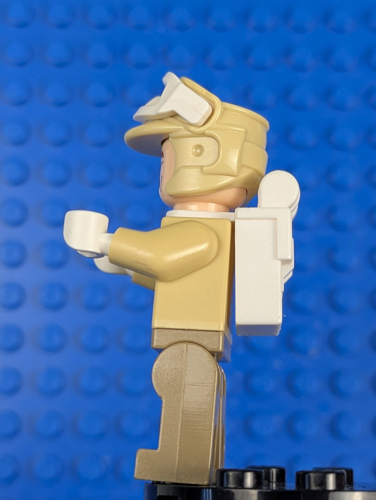 Lego Star Wars: Hoth Rebel Trooper Tan Uniform (Moustache) sw0425 Set 9509