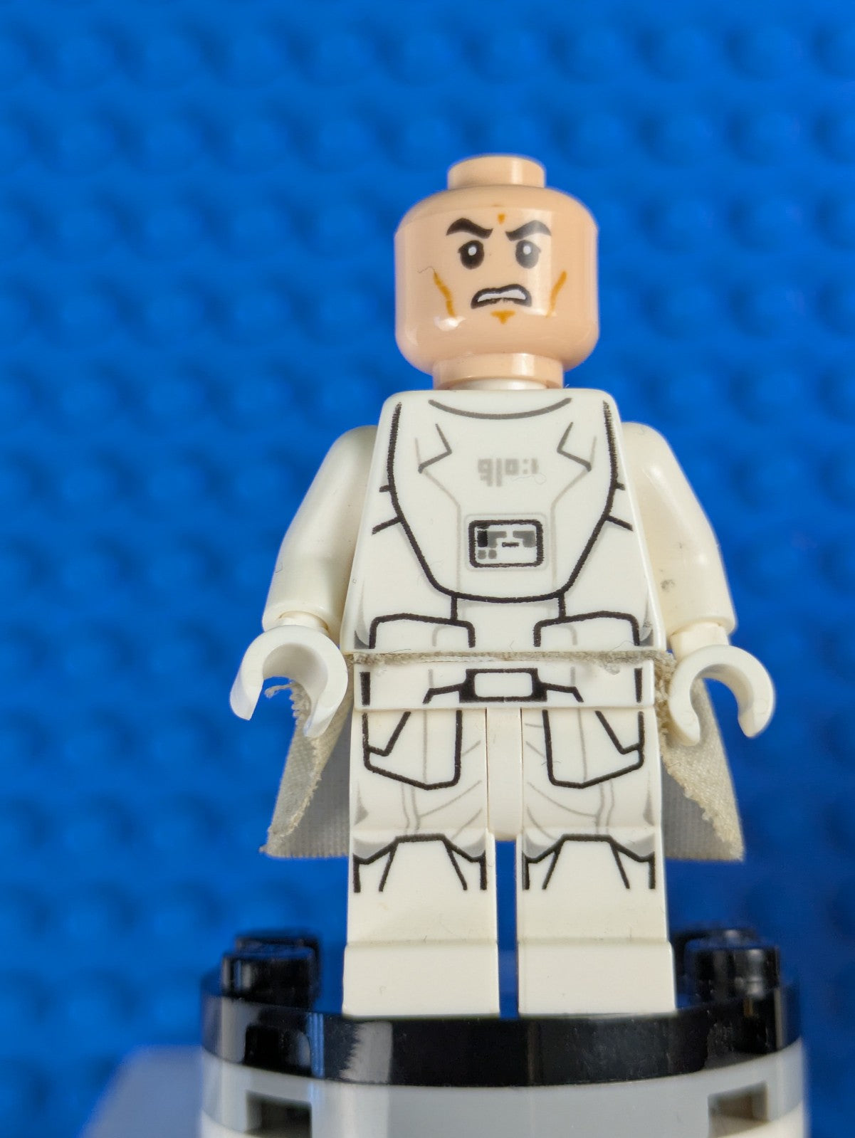 Lego Star Wars: First Order Snowtrooper with Kama sw0657 Set 75100