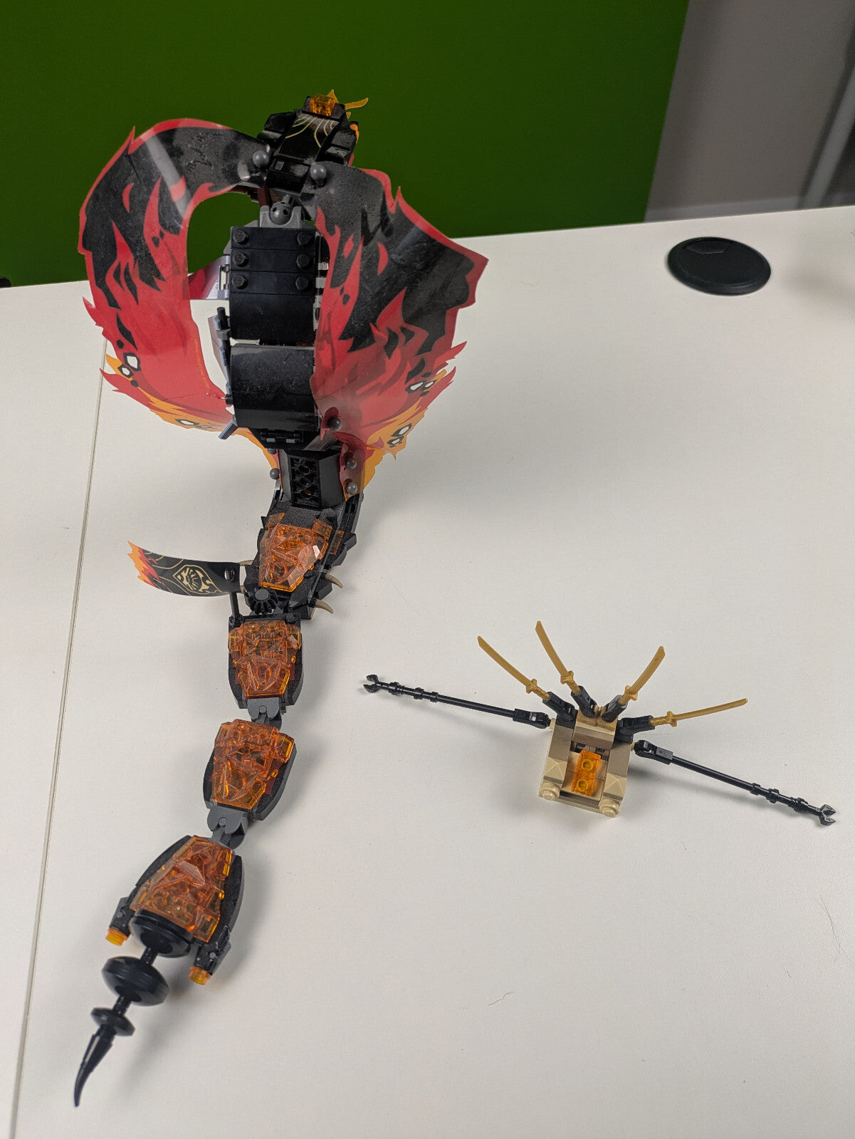 Lego NINJAGO: Secrets of the Forbidden Spinjitzu: Fire Fang Set 70674