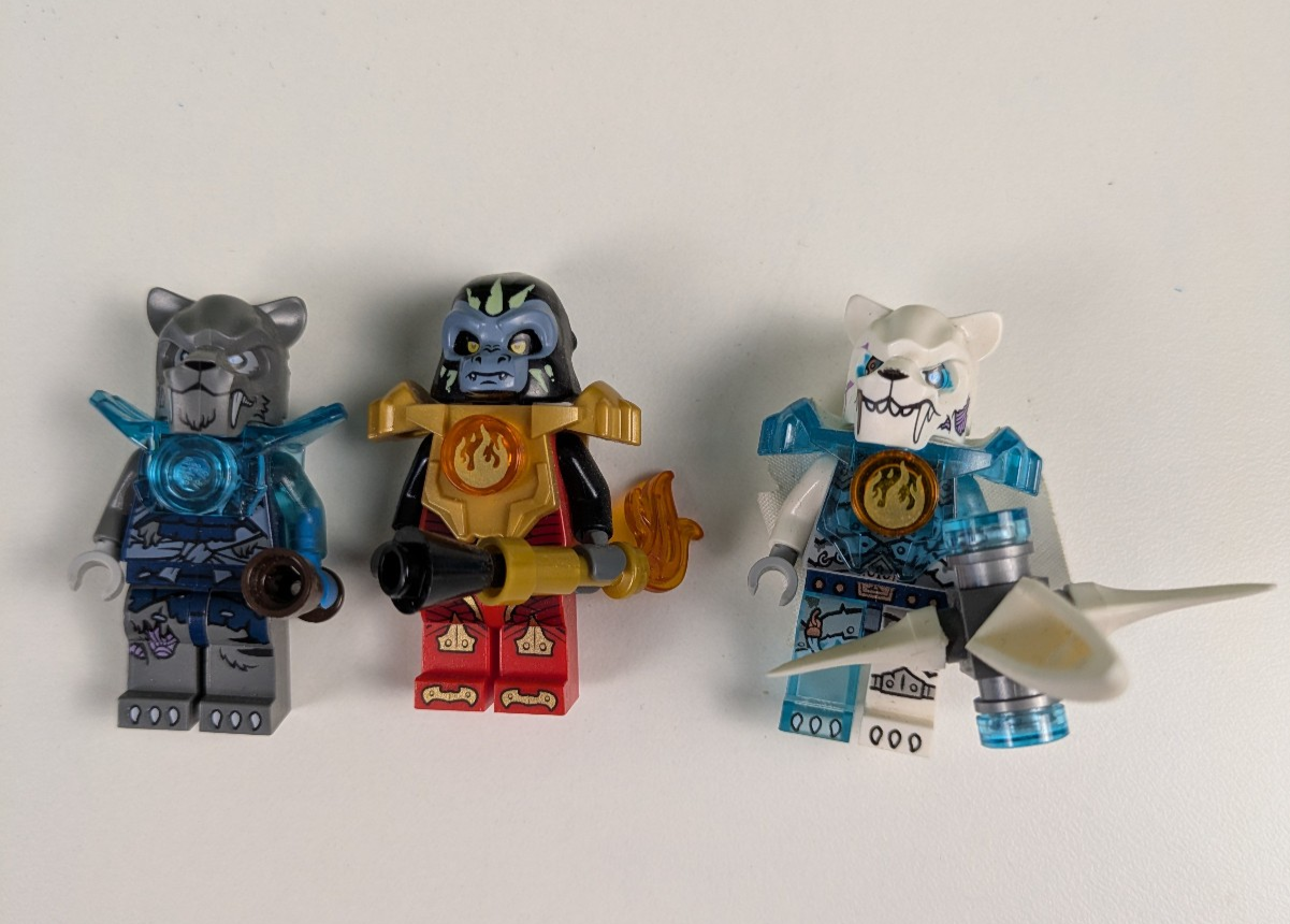 Lego LEGENDS OF CHIMA: Lion Attack & Saber Tooth Walker Double Set 70143 & 70002