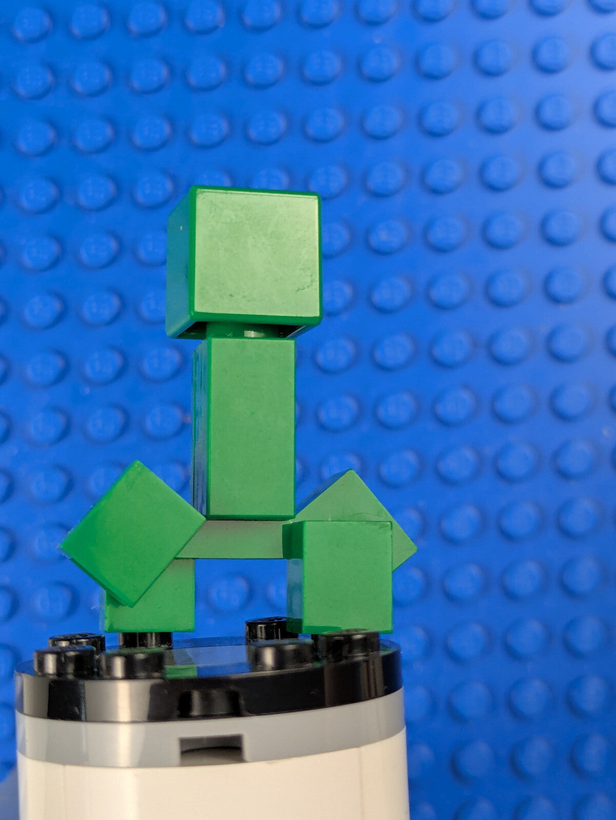Lego Minecraft: Creeper min012 Sets 21118, 21243