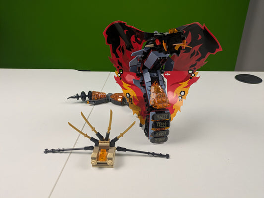 Lego NINJAGO: Secrets of the Forbidden Spinjitzu: Fire Fang Set 70674