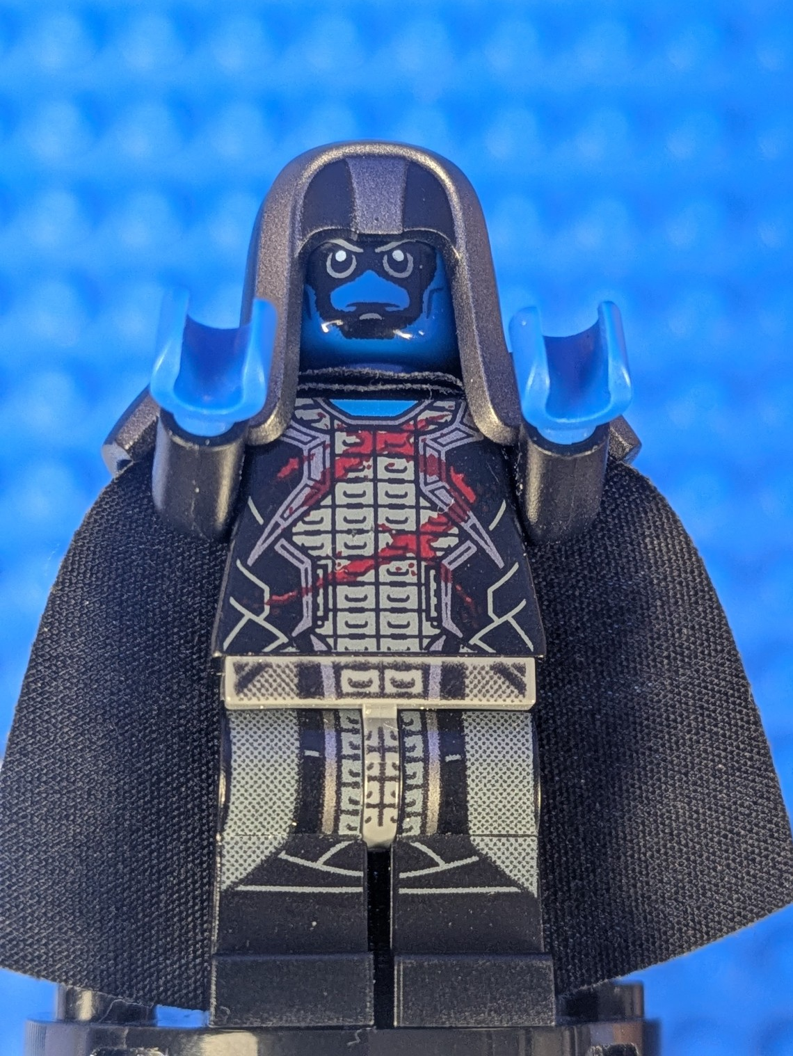 Lego Super Heroes: Ronan the Accuser - Blue Head and Hands sh0126 Set 76021