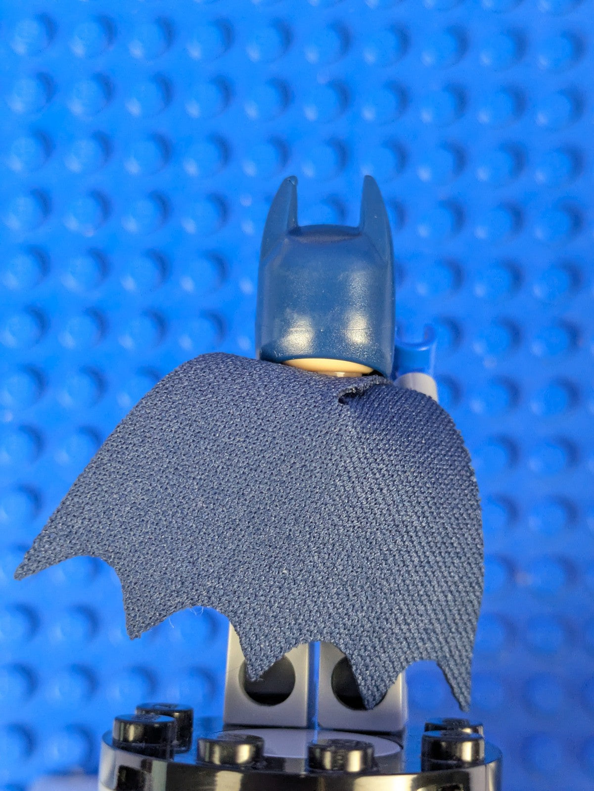 Lego Super Heroes: Batman - Light Bluish Gray Suit sh0111 Sets 10672, 10724