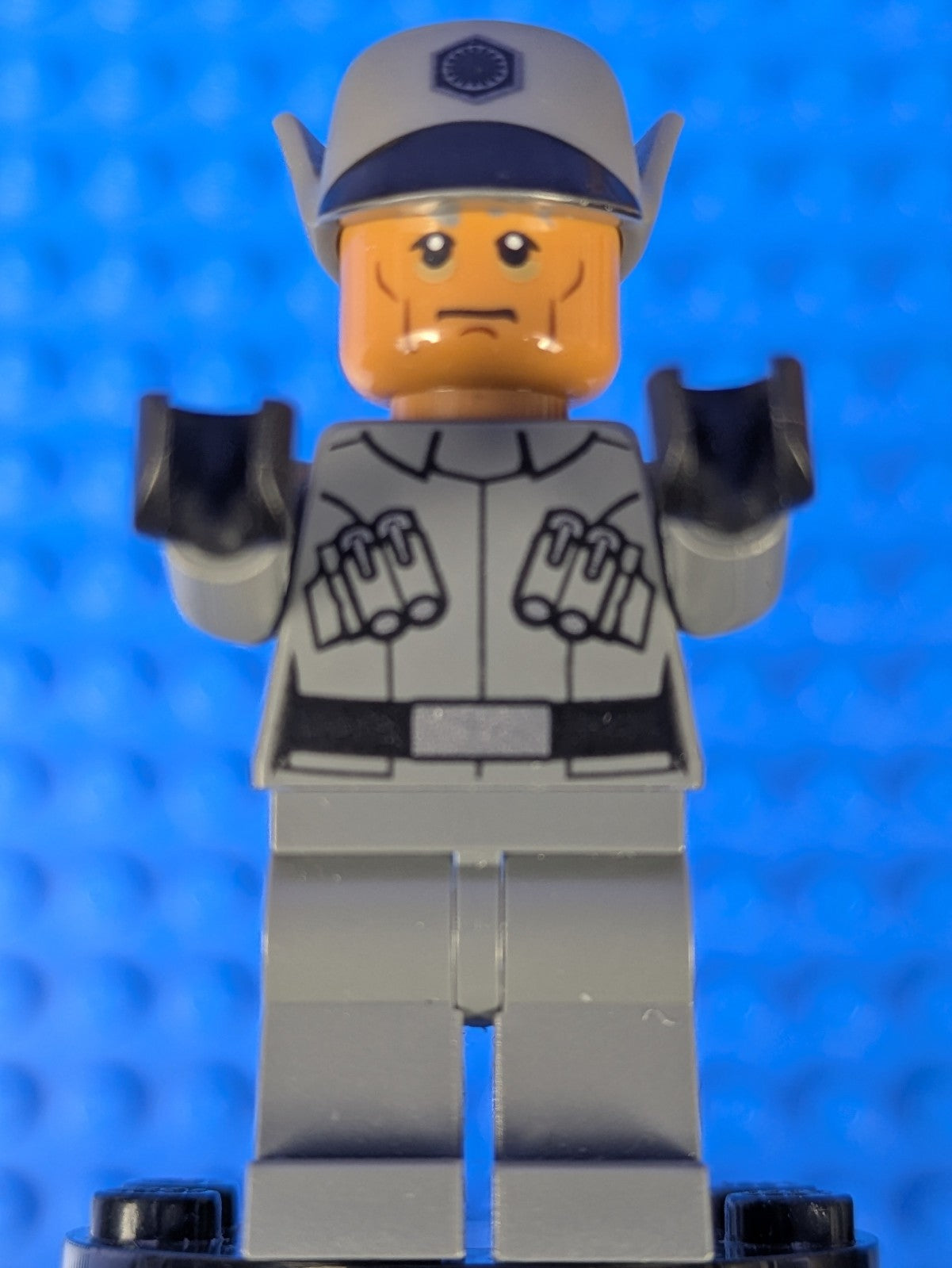 Lego Star Wars: First Order Officer (Lieutenant / Captain) sw0670 Set 75101