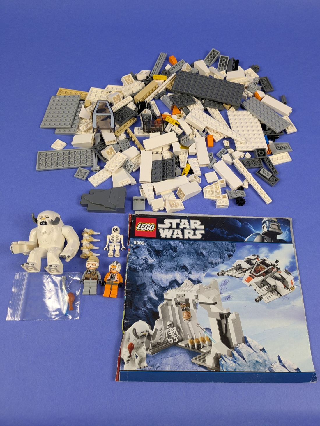 LEGO Star Wars Hoth Wampa Cave 8089 Complete Set Pre-Owned