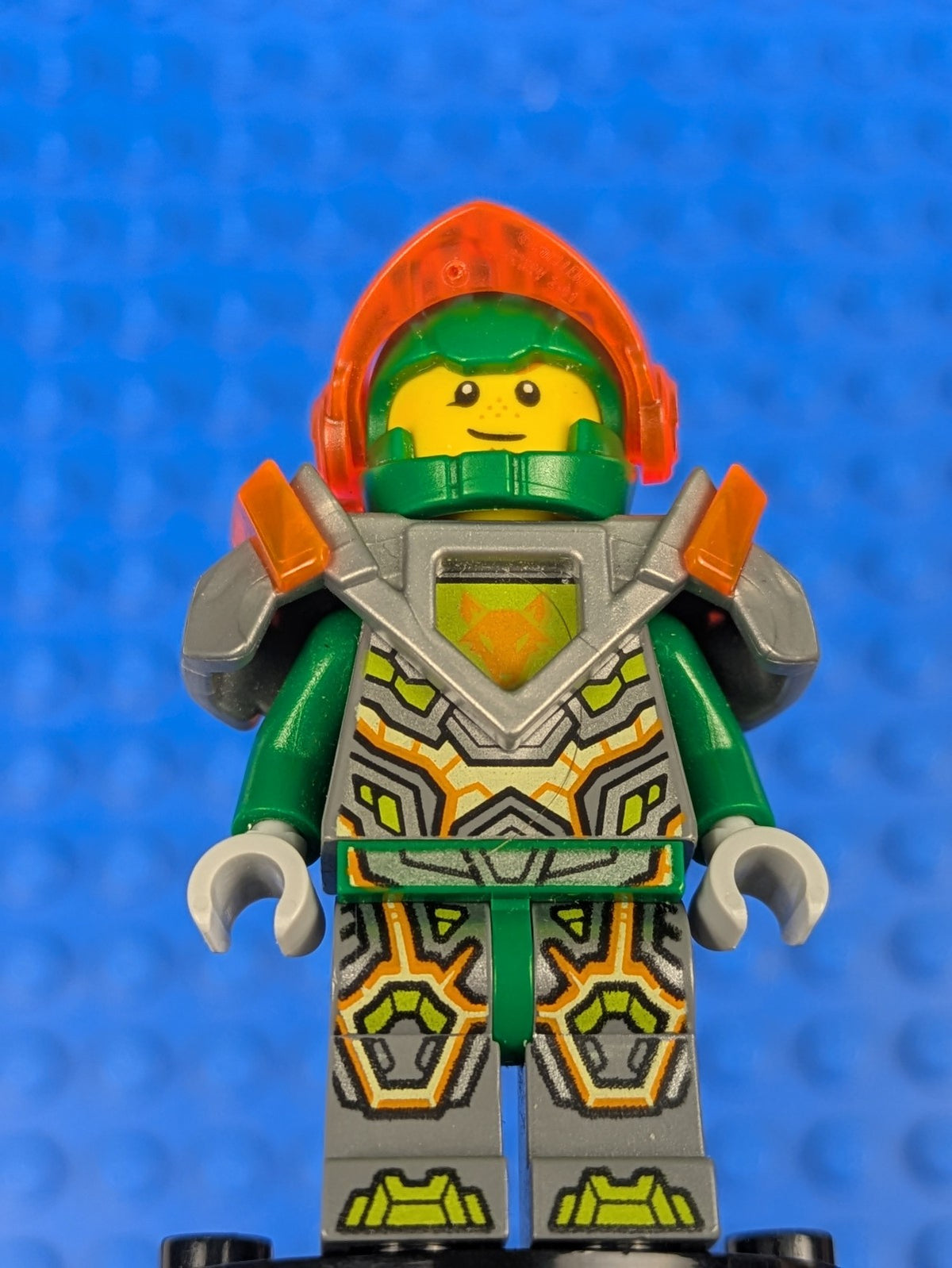 Lego NEXO KNIGHTS: Aaron Fox - Trans-Neon Orange Visor nex068 Set 70355