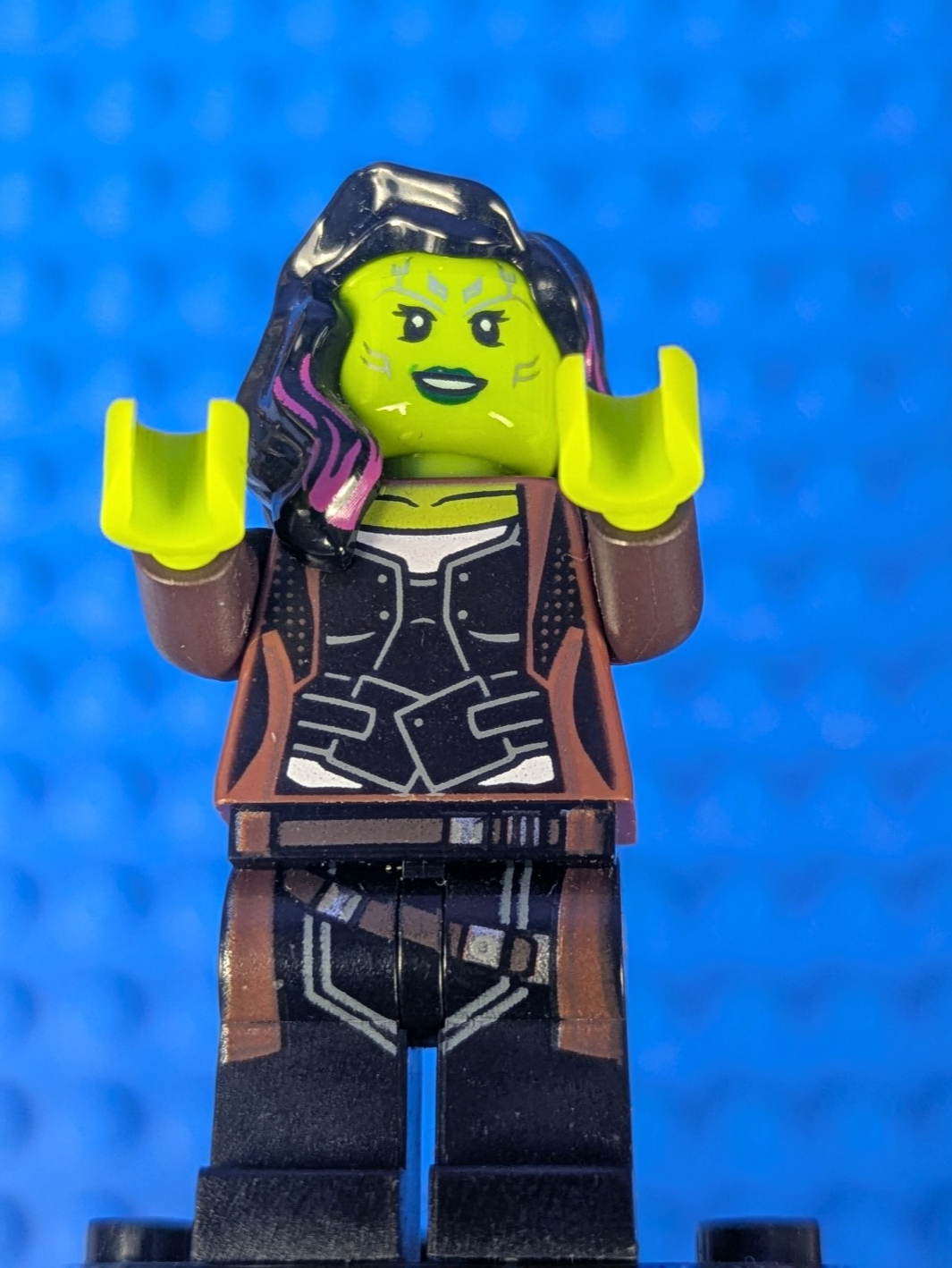 Lego Super Heroes: Gamora - Long Reddish Brown Coat sh0506 Set 76107