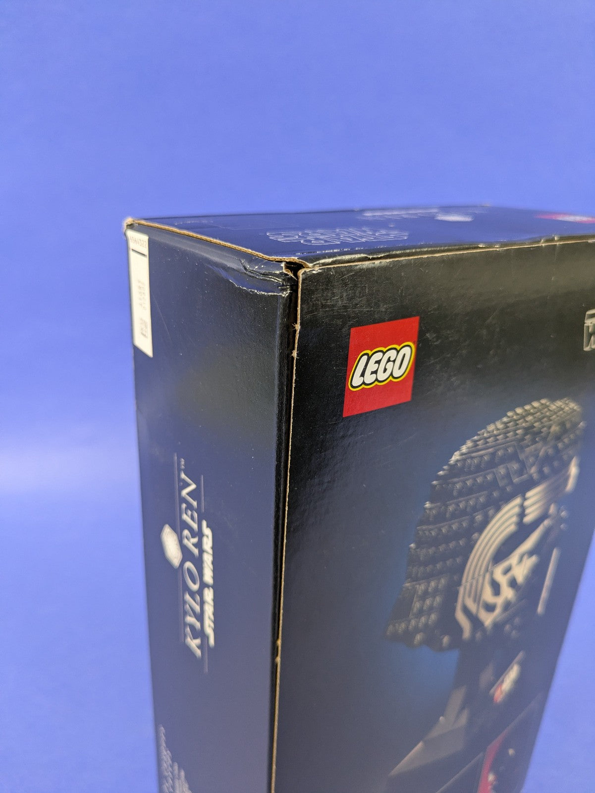 Lego Star Wars: Helmet Collection: Kylo Ren Helmet Set 75415 BRAND NEW