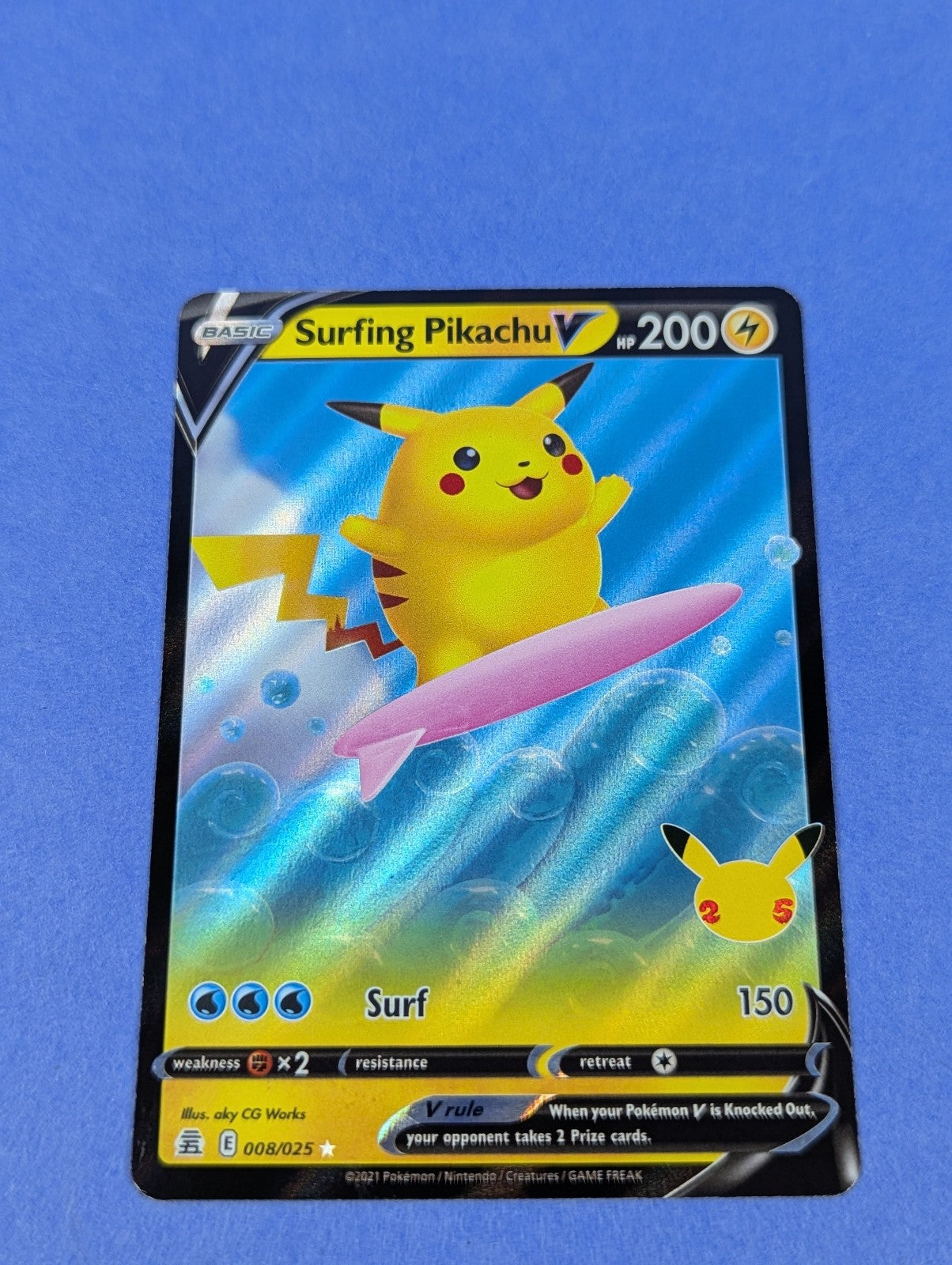 Surfing Pikachu V - 008/025 - Ultra Rare Holo Celebrations - Pokemon Card - LP