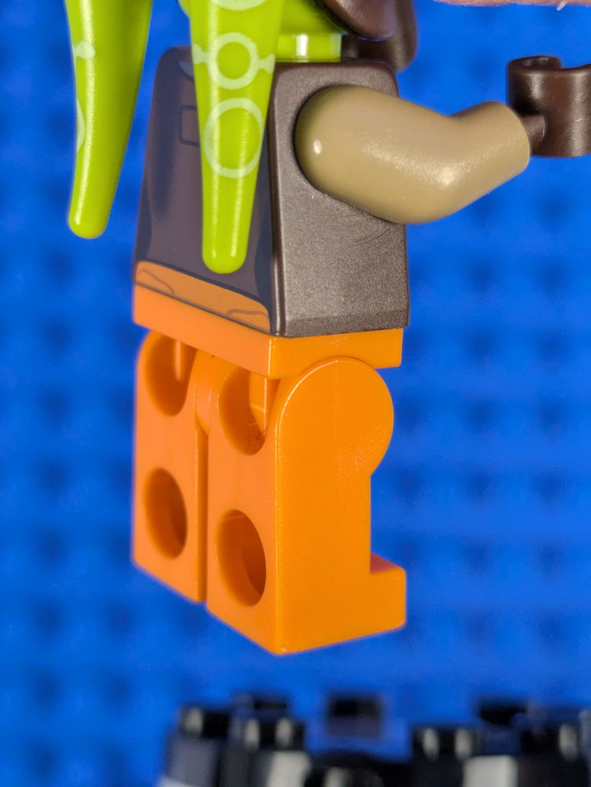 Lego Star Wars: Hera Syndulla - Dark Tan Arms sw0576 Sets 75053, 75127