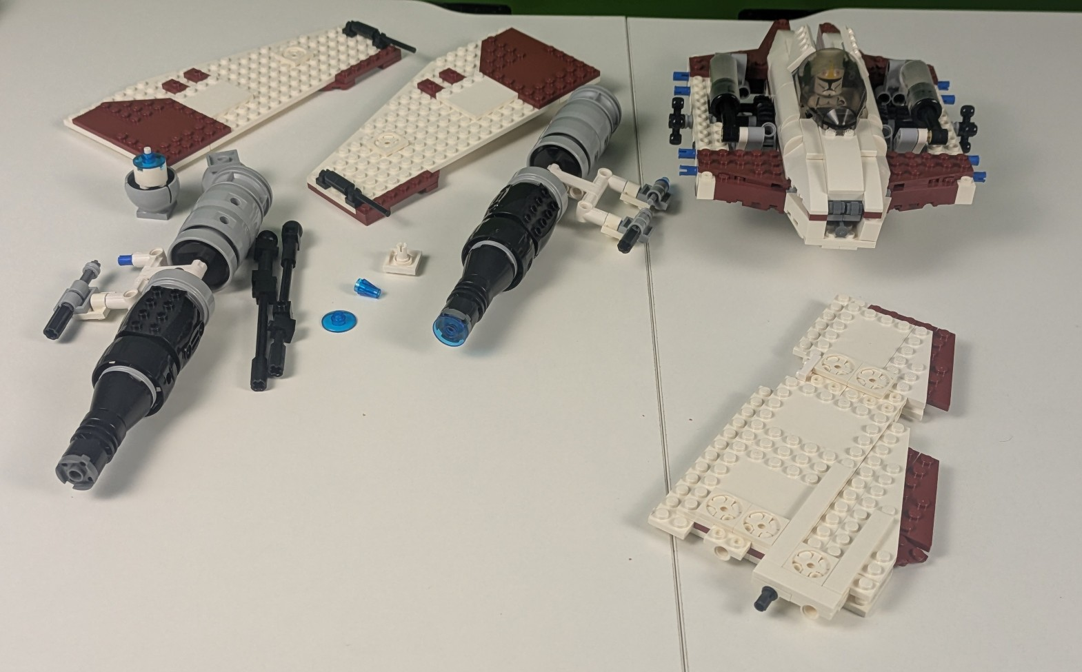 Lego Star Wars The Clone Wars: V-19 Torrent Set 7674 - Complete Set