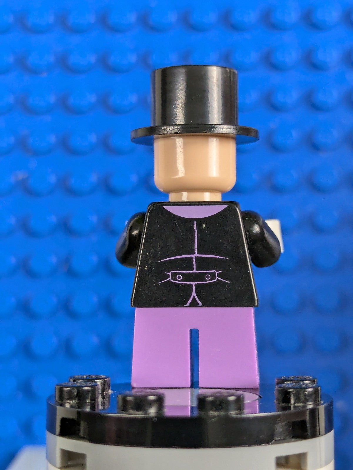 Lego Super Heroes: The Penguin - Medium Lavender Short Legs sh0647 Set 76158