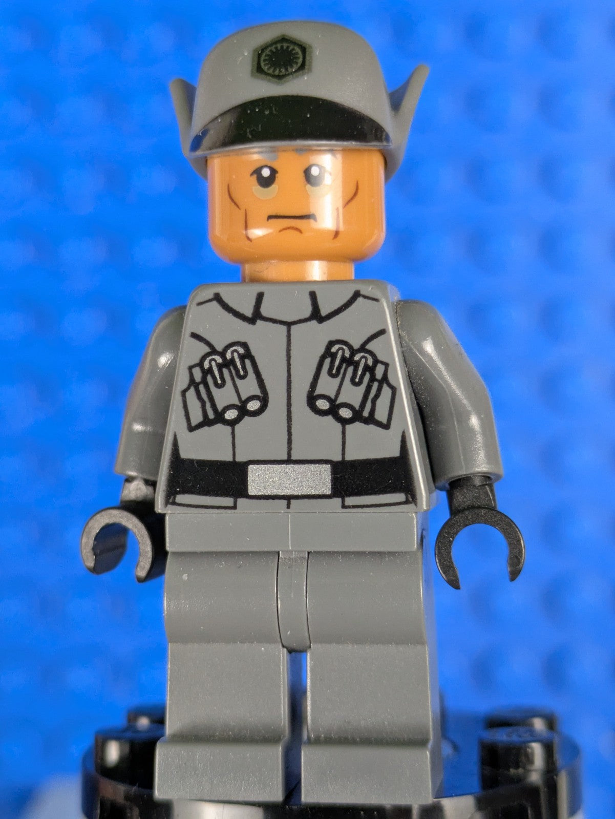 Lego Star Wars: First Order Officer (Lieutenant/Captain) - Male sw0670 Set 75101