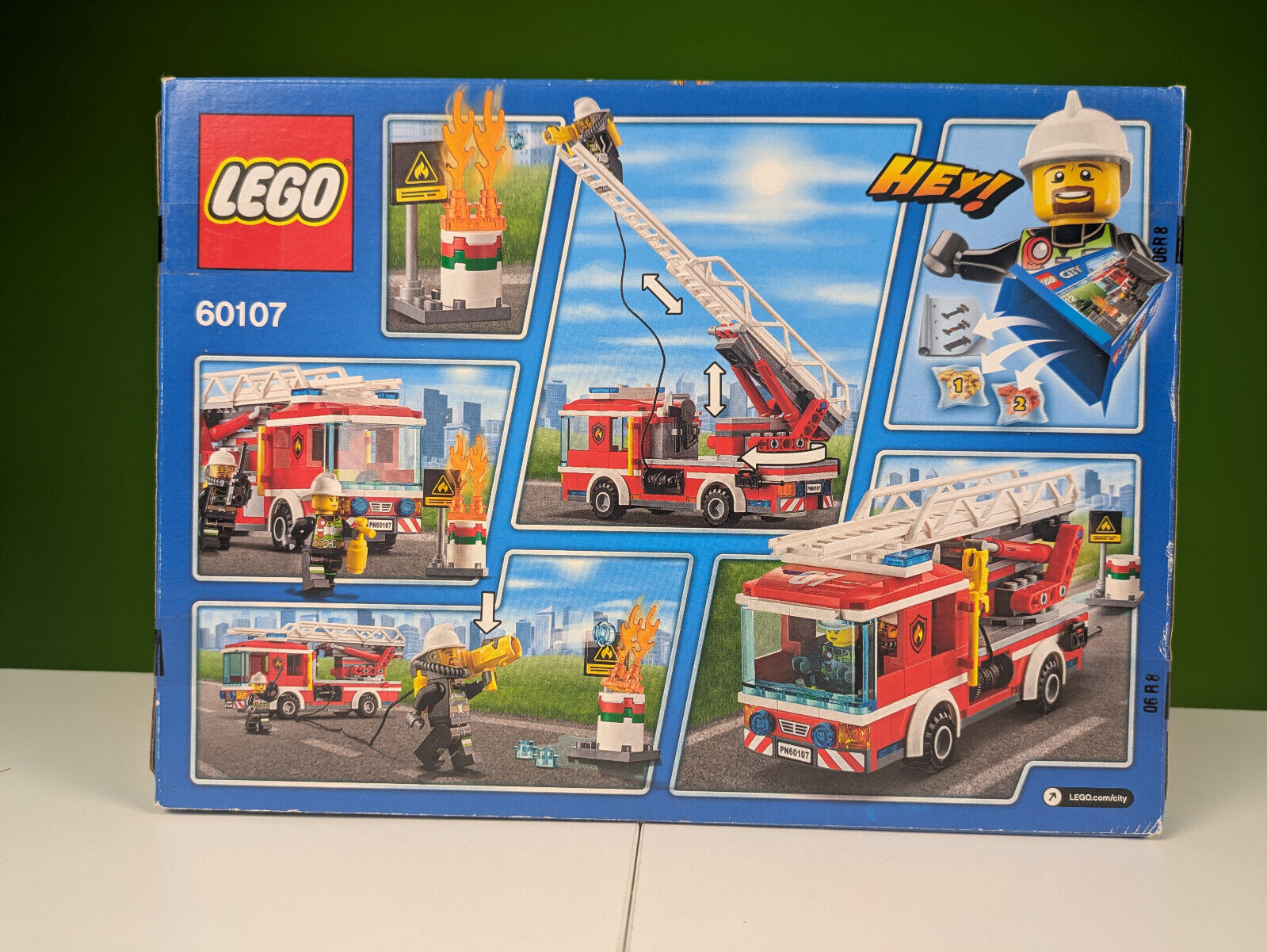 Lego City: Town: Fire Ladder Truck Set 60107 - BRAND NEW!