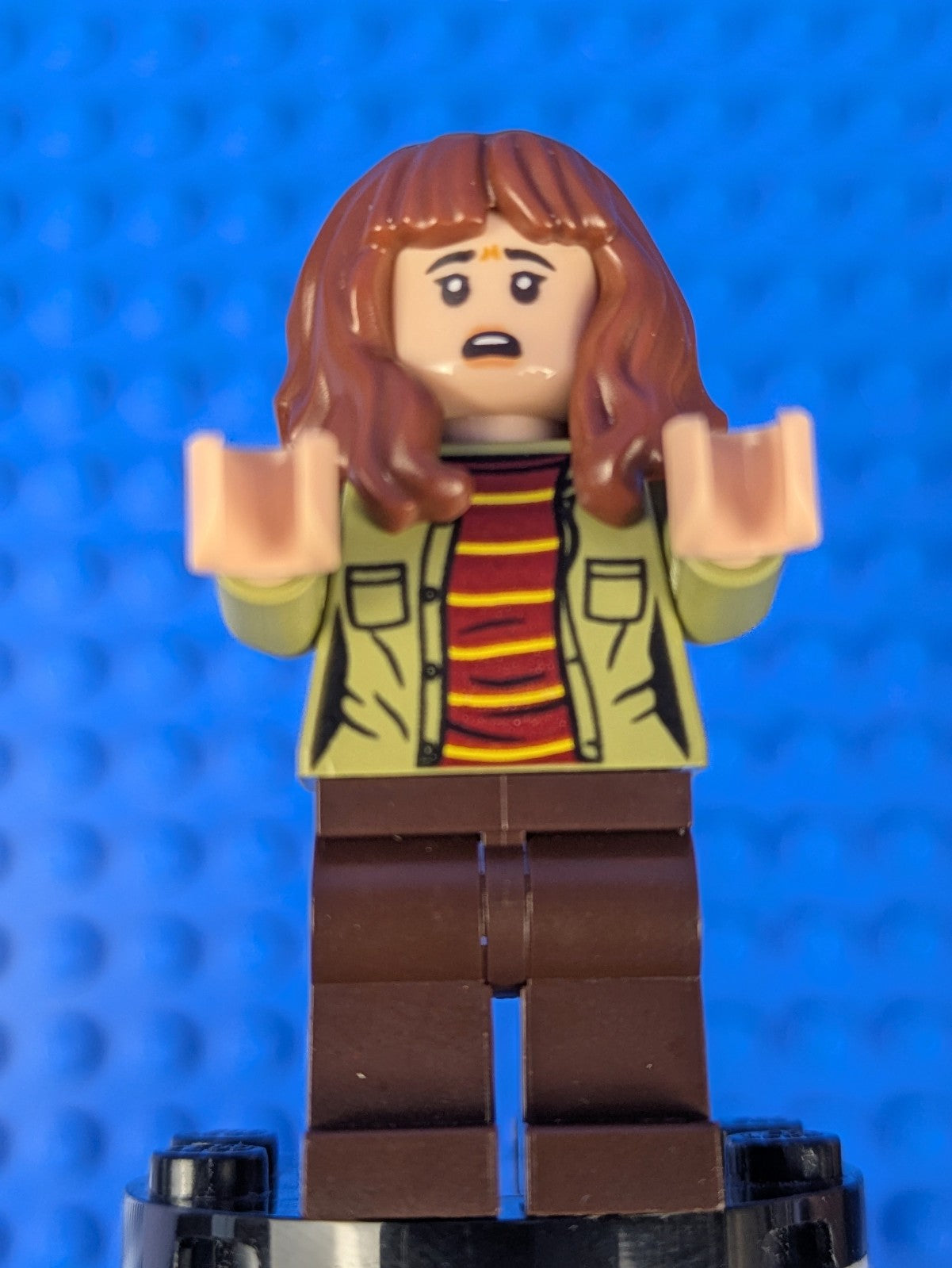 Lego Stranger Things: Joyce Byers - Sand Green Jacket st002 Set 75810