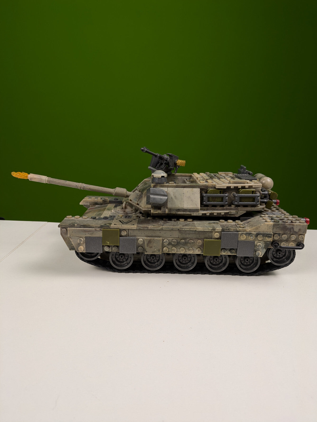 Mega Bloks Call Of Duty Heavy Armor Outpost 06822 - Tank