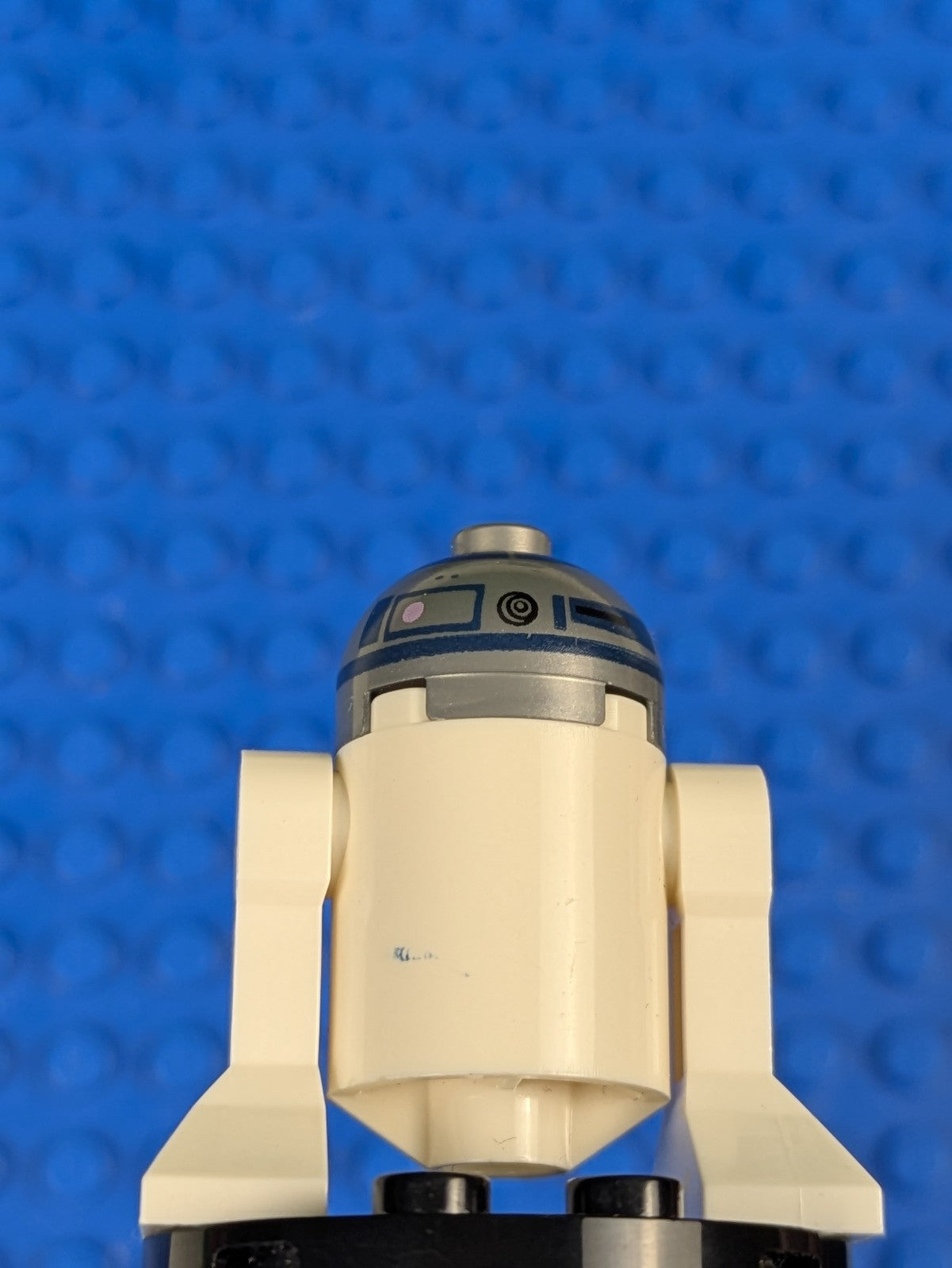Lego Star Wars: R2-D2 - Astromech Droid Lavender Dots sw0527a Set 75059