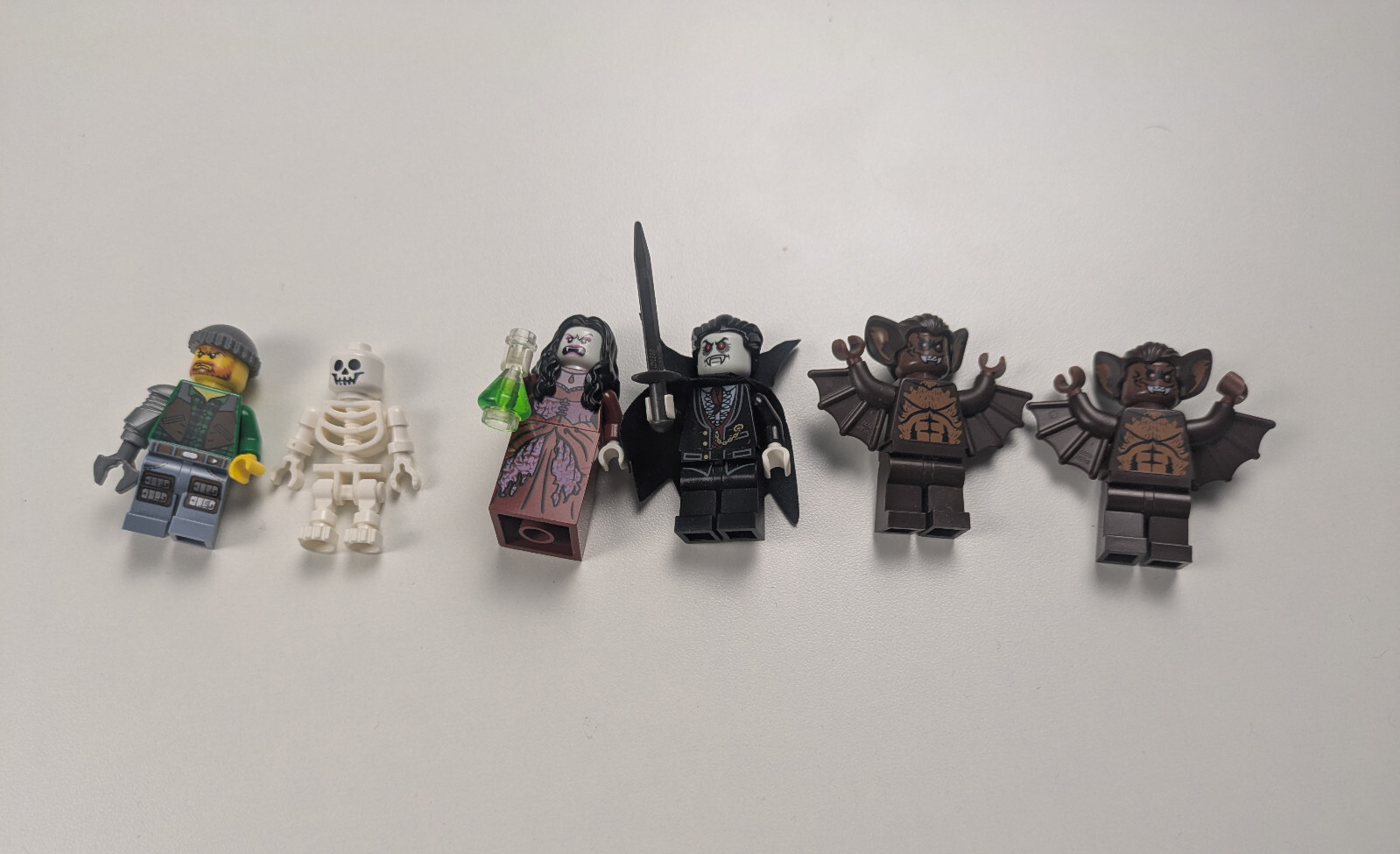Lego Monster Fighters: Vampyre Castle Set 9468 - Incomplete Set