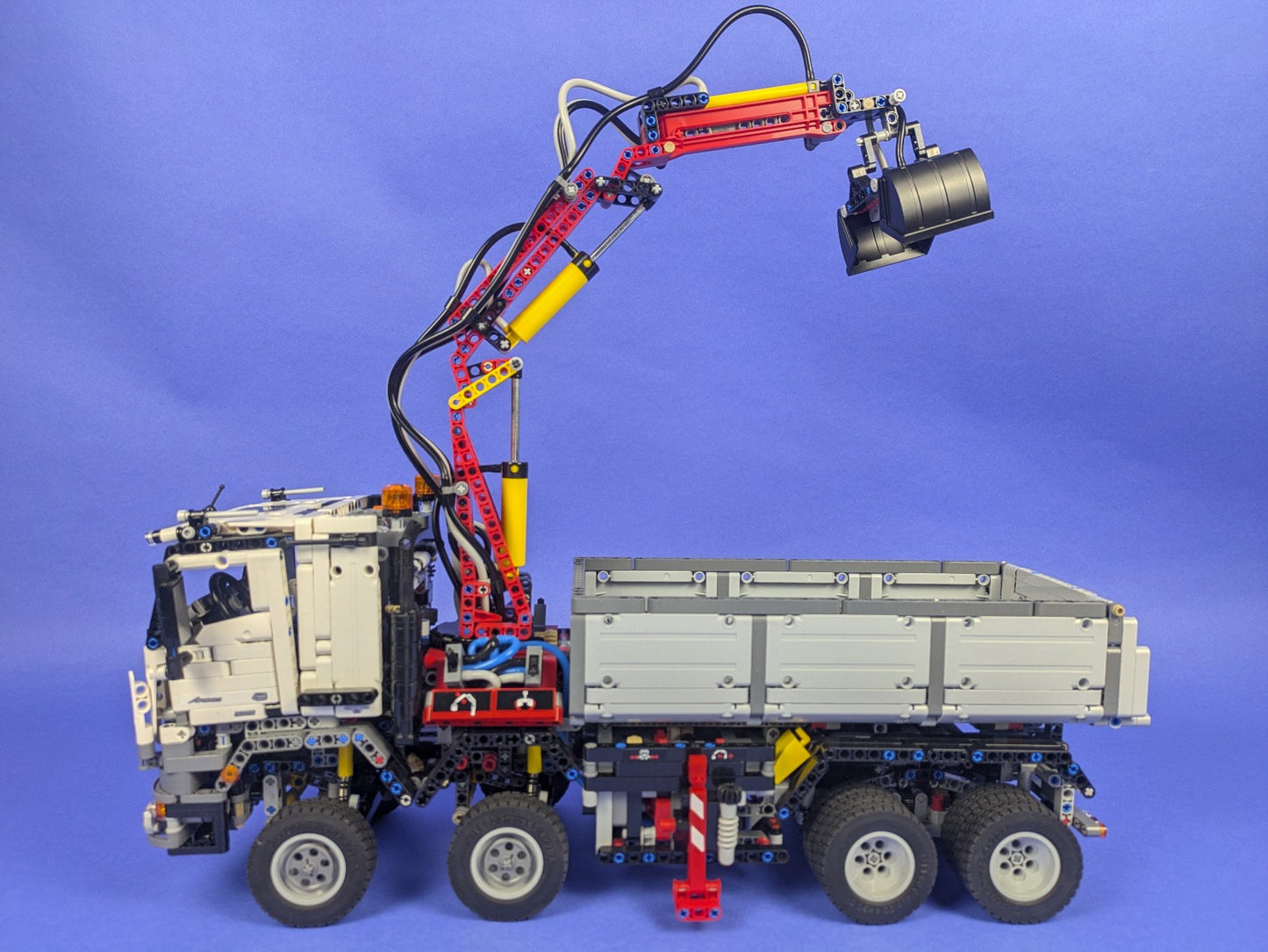 Lego Technic: Mercedes-Benz Arocs 3245 42043 - Complete w/ Instructions
