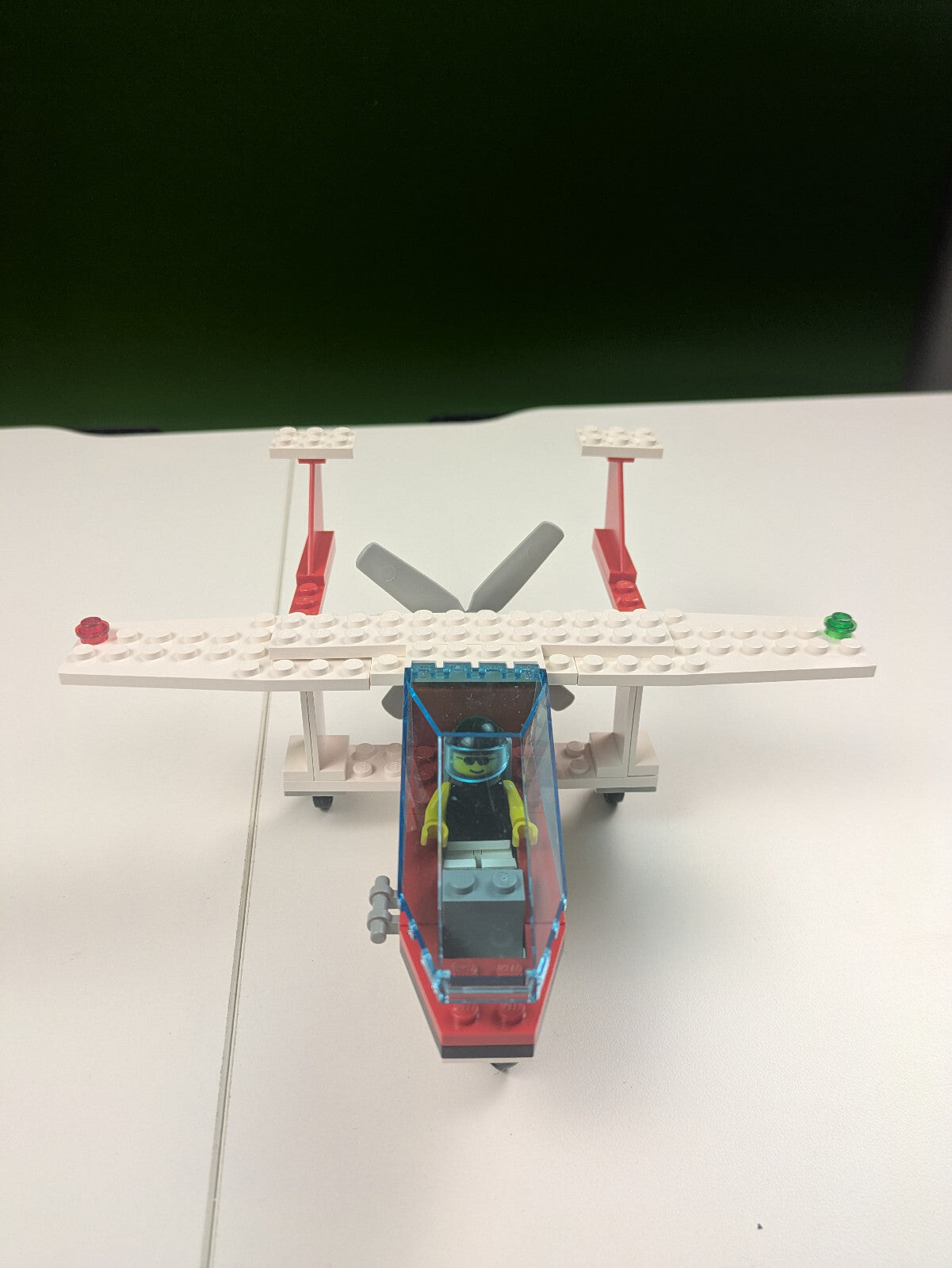 Lego Town: Classic Town: Airport: Gas N' Go Flyer Set 6341 - Complete Set