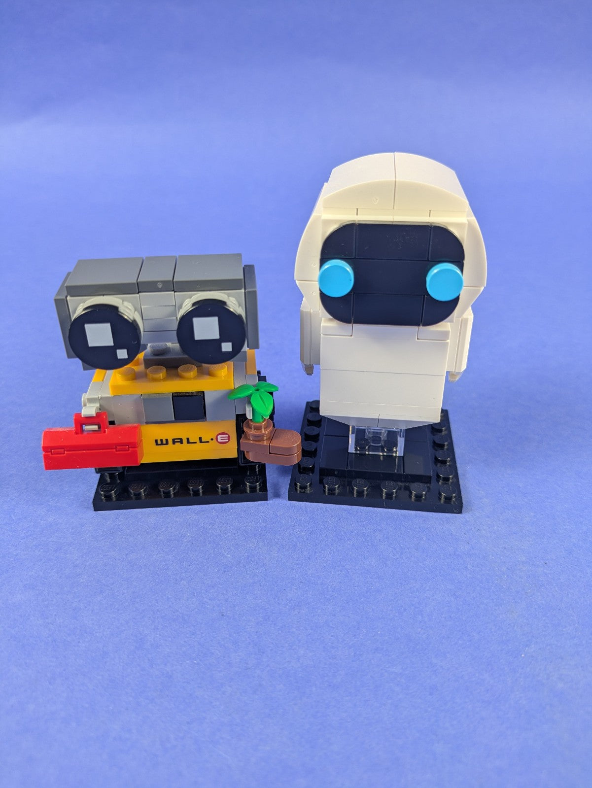 LEGO BrickHeadz EVE & WALL-E 40619 Complete Set Pre-Owned