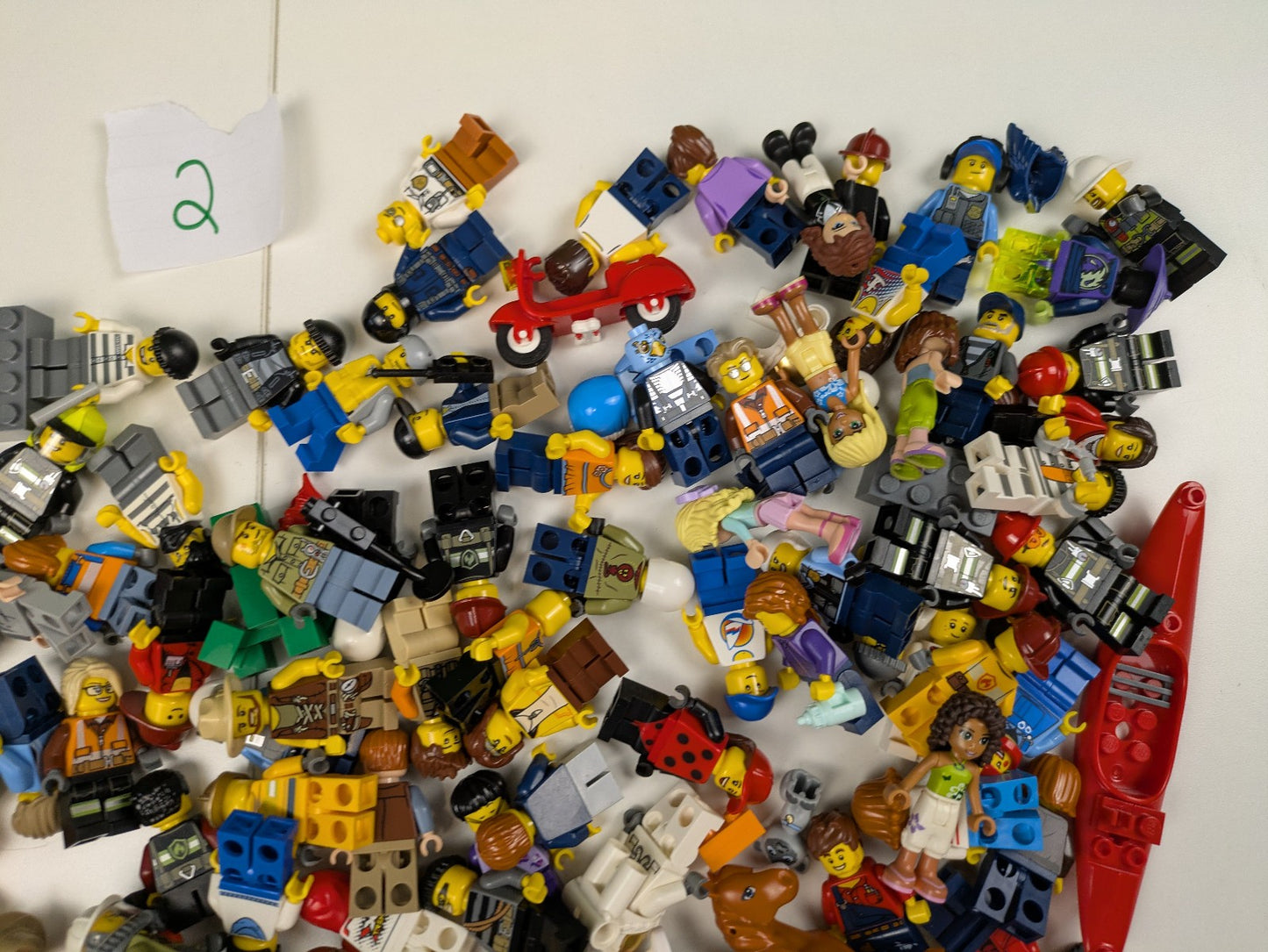 Lego Minifigures Bundle Set: Random Assorted LEGO Minifigures 90+ MINIFIGURES!