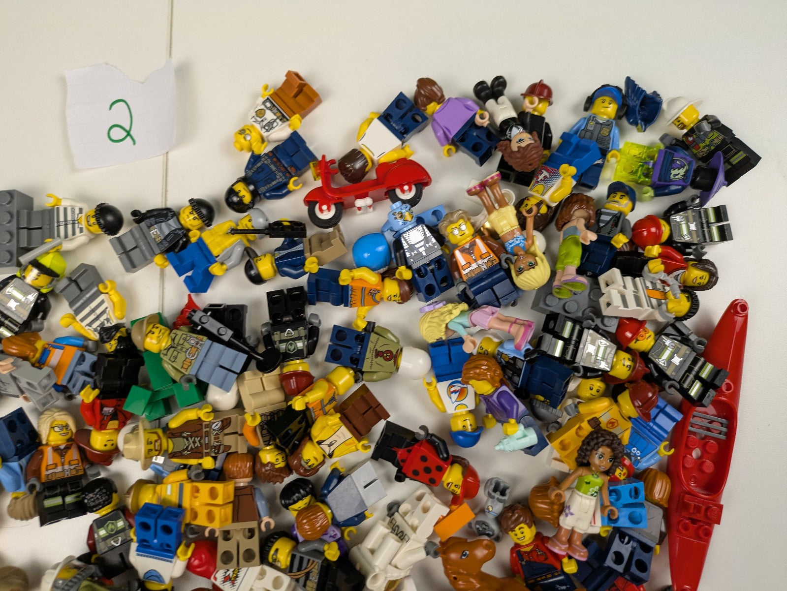 Lego Minifigures Bundle Set: Random Assorted LEGO Minifigures 90+ MINIFIGURES!