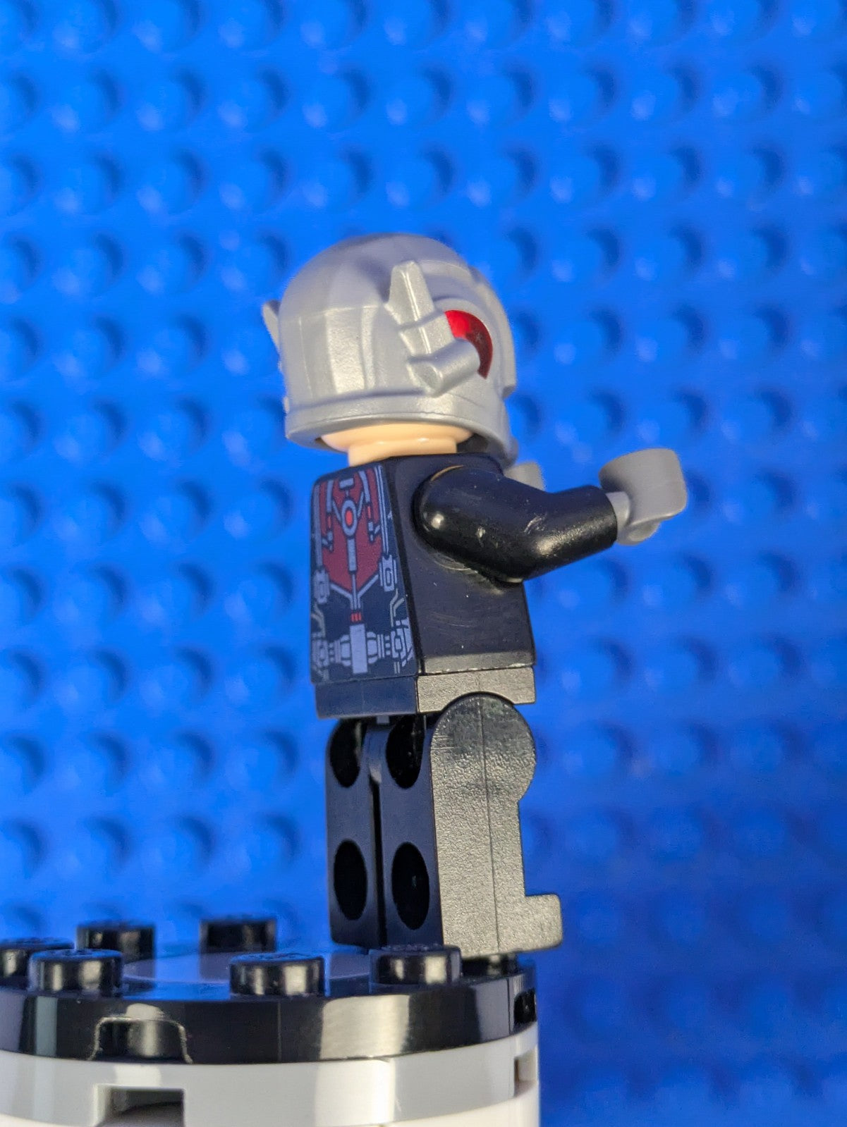 Lego Super Heroes: Ant-Man (Scott Lang) - Original Suit sh0201 Set 76039