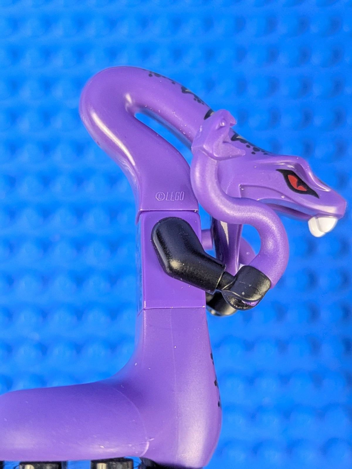 Lego NINJAGO: Legacy: Pythor Chumsworth - Purple with Lavender njo0506 Set 70679