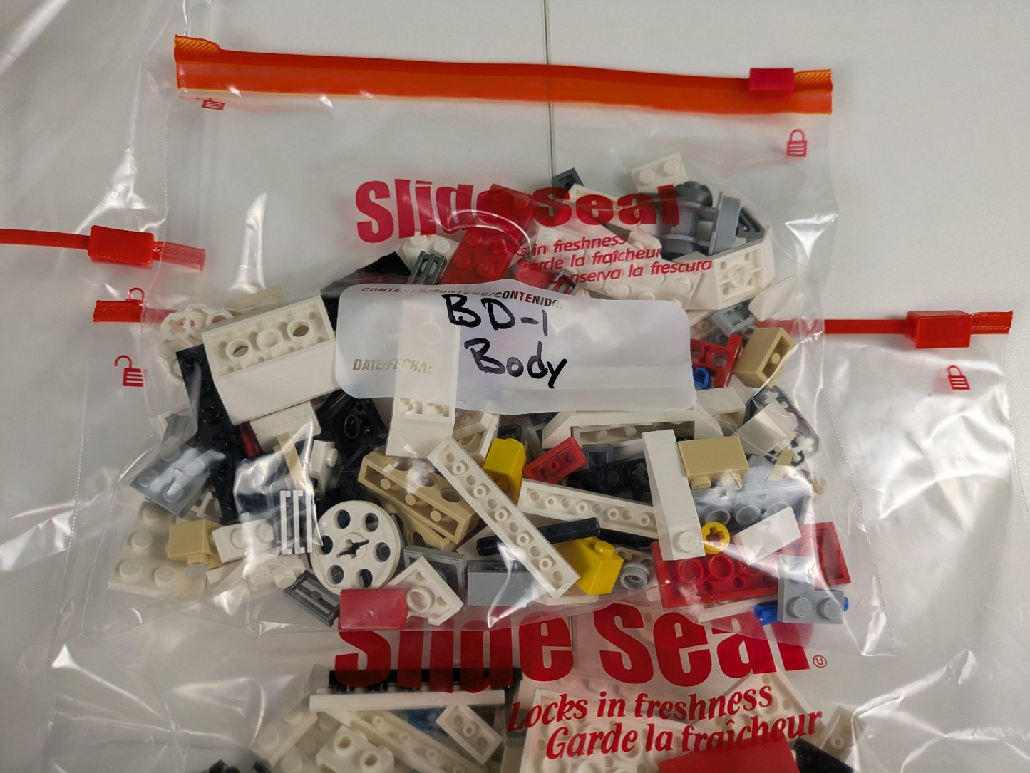 Lego Star Wars: Sculptures: Fallen Order: BD-1 Set 75335 - Complete Set
