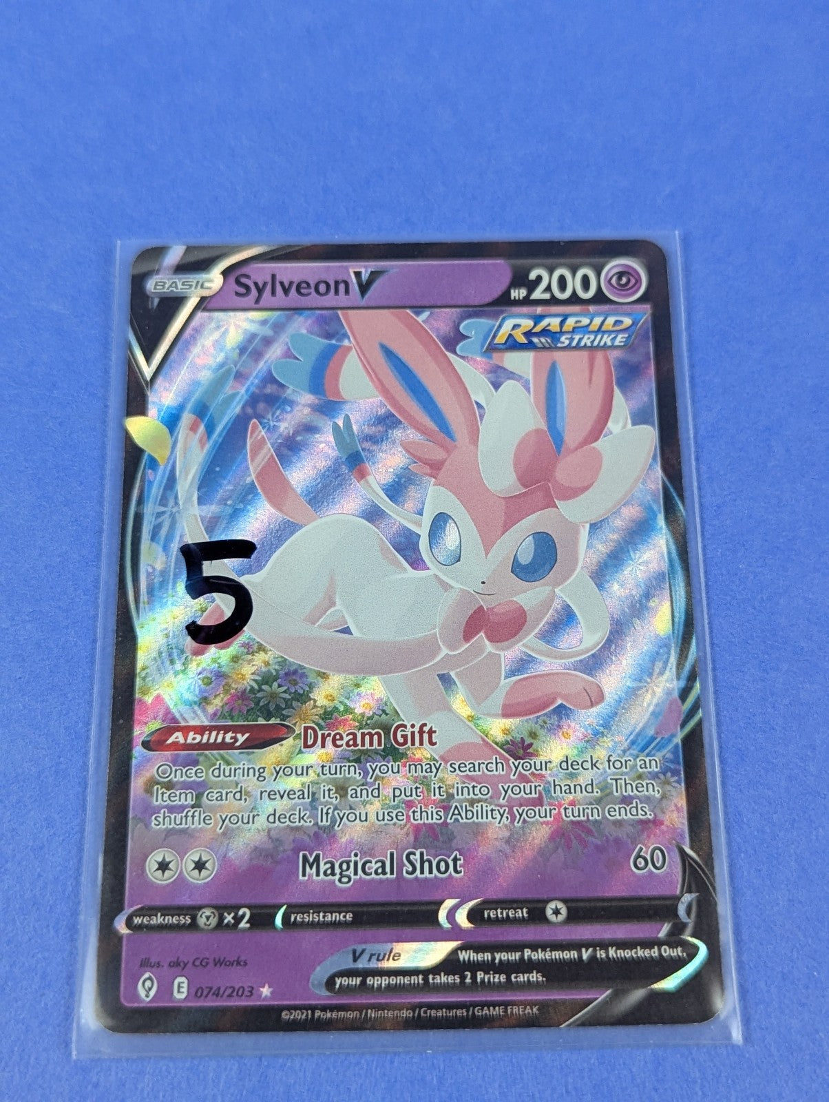 Sylveon V - 074/203 - Rare Holo V Evolving Skies - Pokemon Card - NM