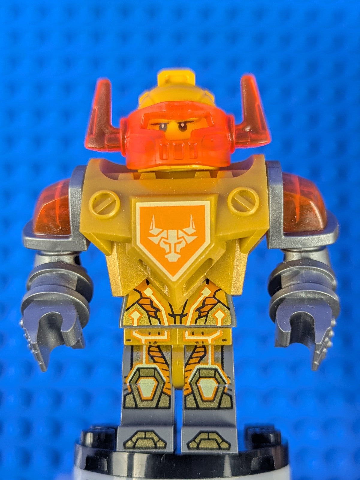 Lego NEXO KNIGHTS: Axl - Trans-Neon Orange Visor nex137 Set 72006