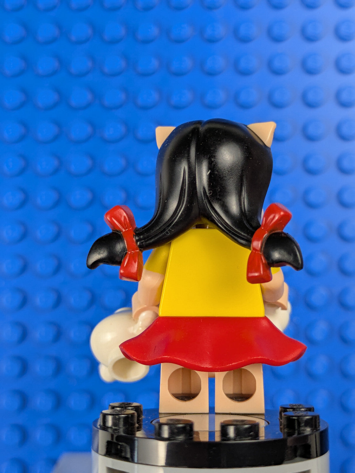 Lego Collectible Minifigures: Looney Tunes: Petunia Pig collt11 Set 71030
