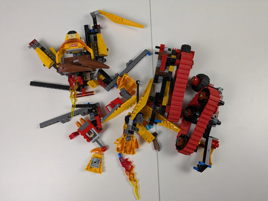 Lego LEGENDS OF CHIMA: Laval's Fire Lion Set 70144 - Incomplete Set