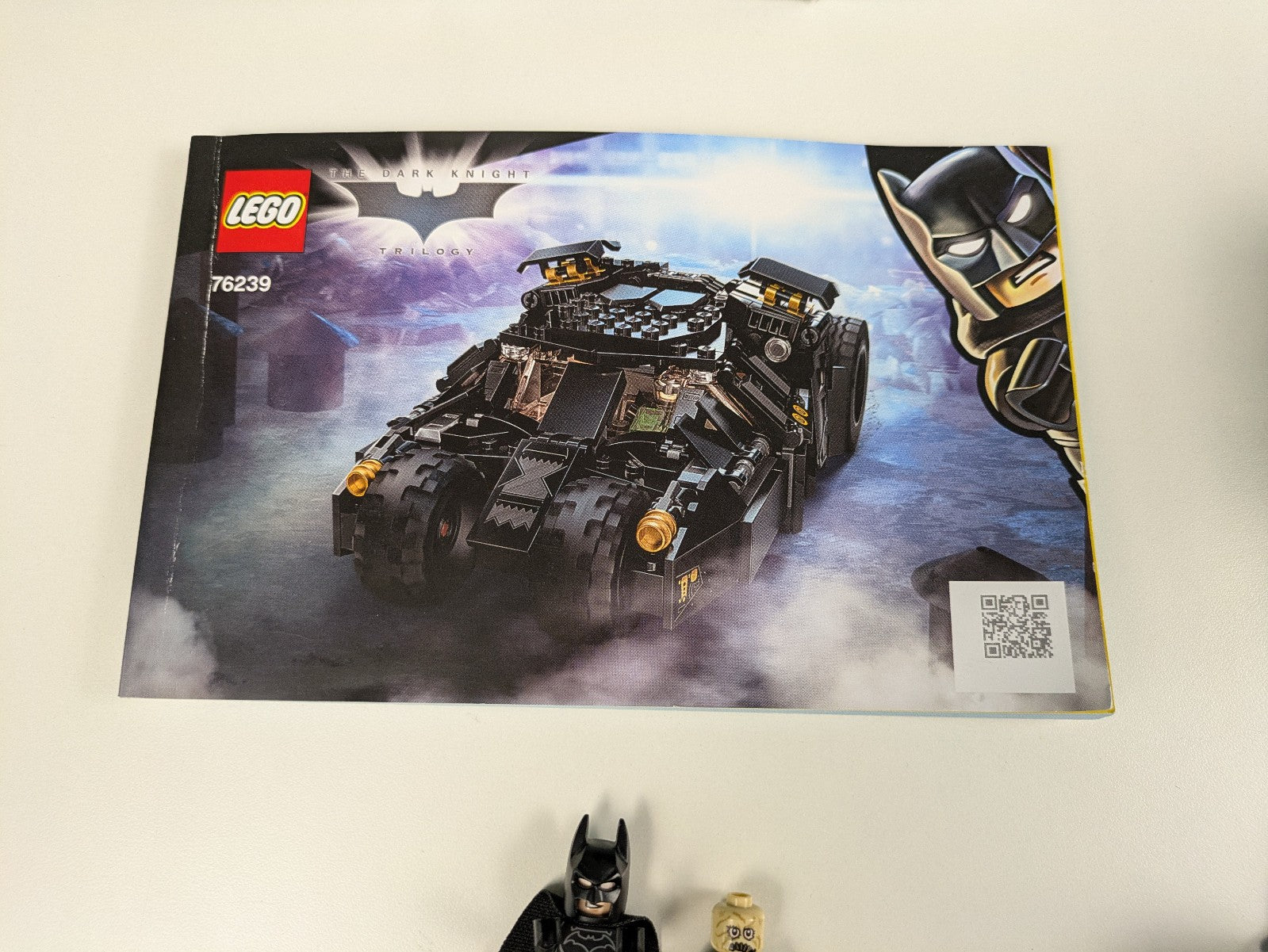 Lego Super Heroes: Batmobile Tumbler: Scarecrow Showdown Set 76239 Complete Set
