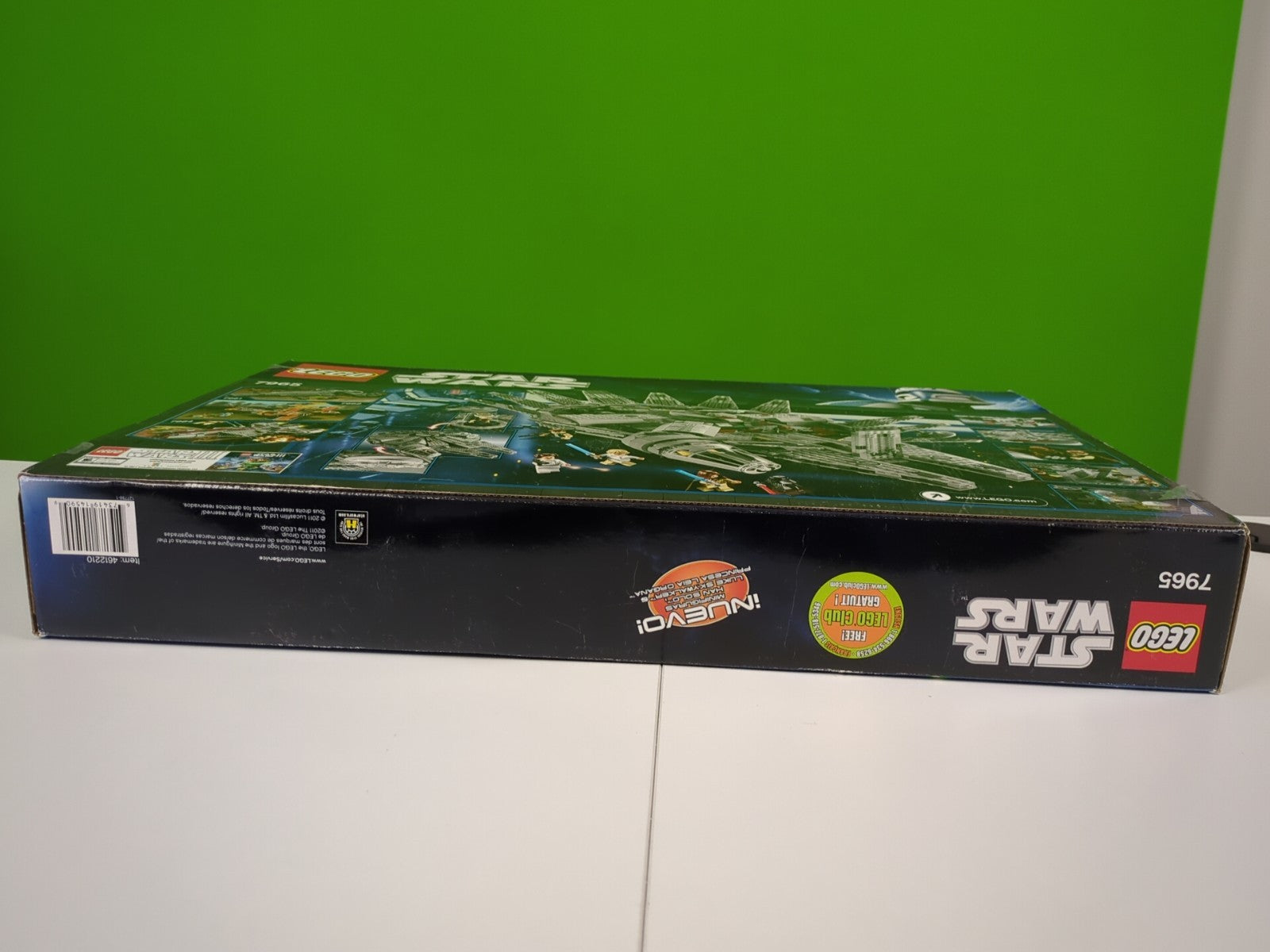 Lego Star Wars: Millennium Falcon Set 7965 - BRAND NEW!