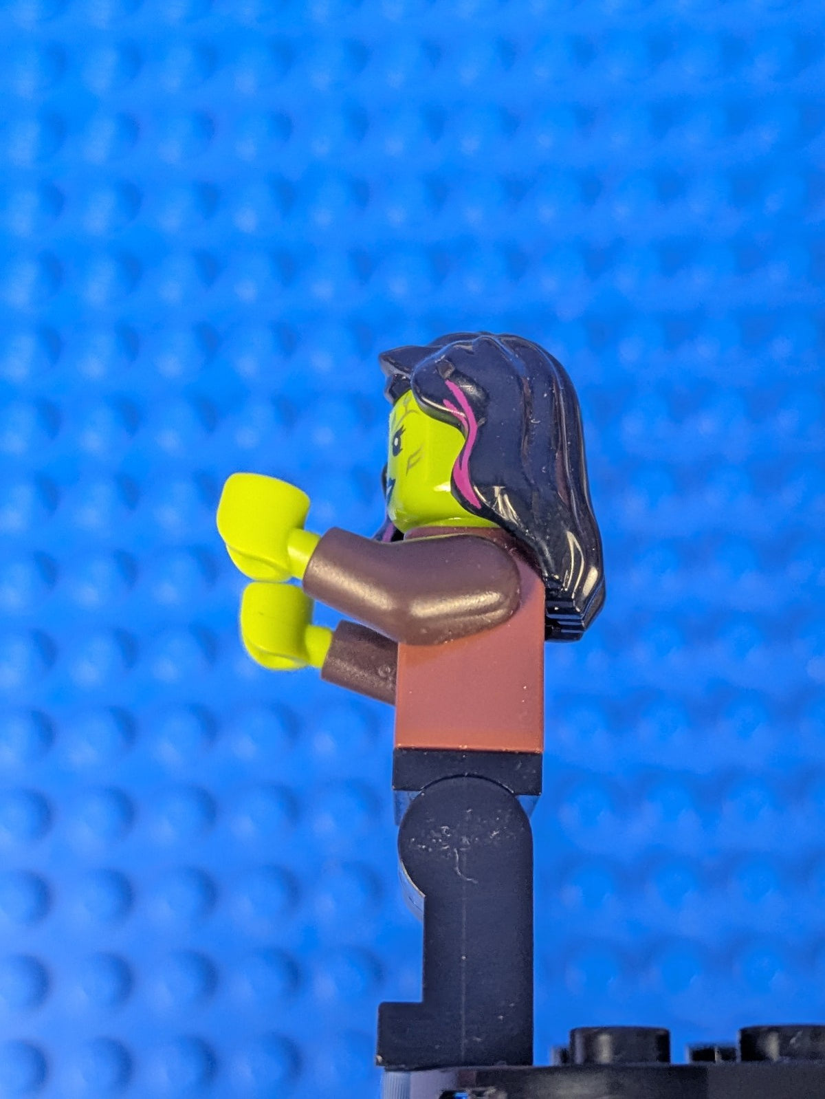 Lego Super Heroes: Gamora - Long Reddish Brown Coat sh0506 Set 76107