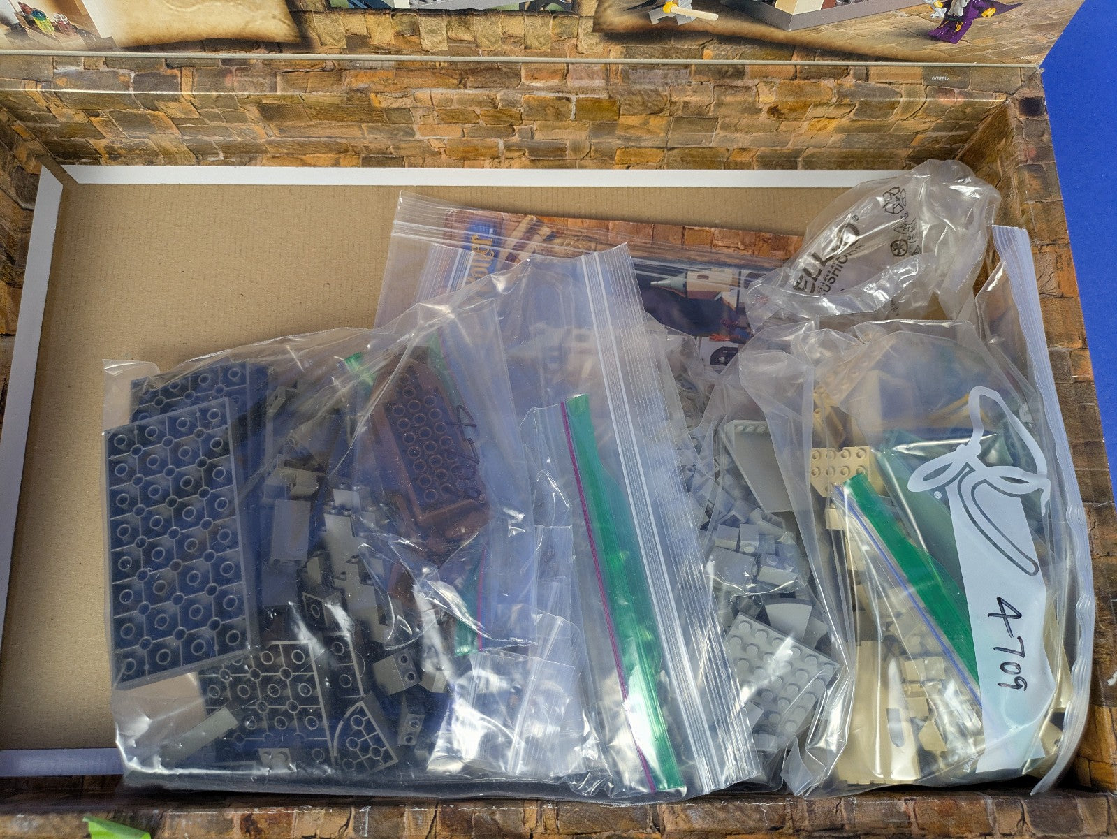 Lego Harry Potter: Hogwarts Castle - 1st Edition 4709 Complete Set