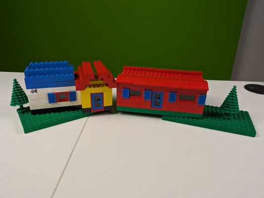 Lego Basic Assorted Set: 1970's - 1980's with 570 Assorted Piece - Instructions